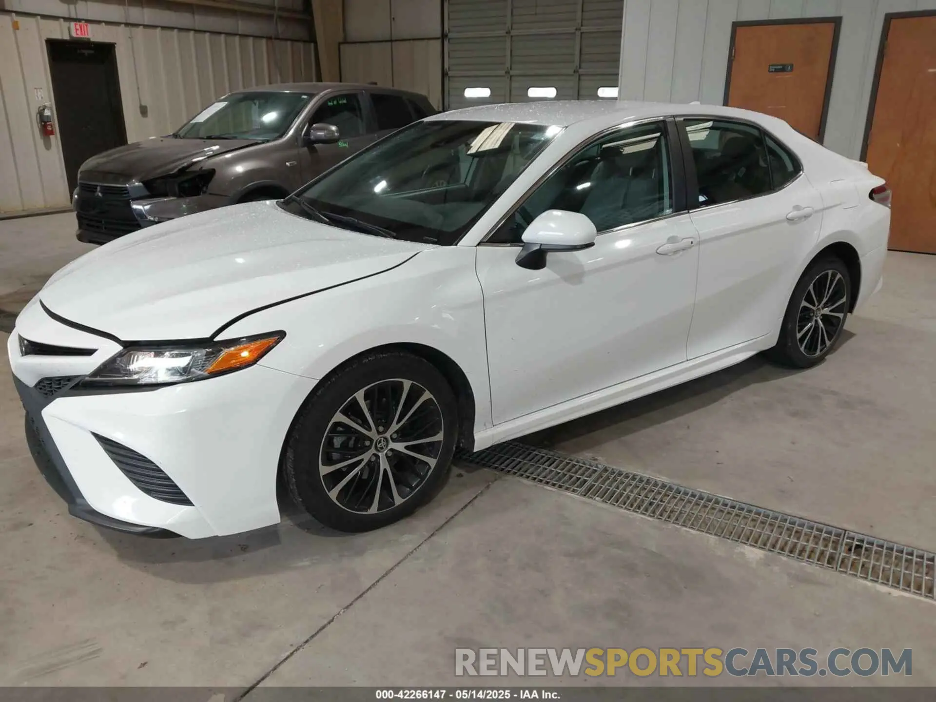 2 Photograph of a damaged car 4T1G11AK6LU873925 TOYOTA CAMRY 2020