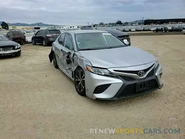 10 Photograph of a damaged car 4T1G11AK6LU882057 TOYOTA CAMRY 2020
