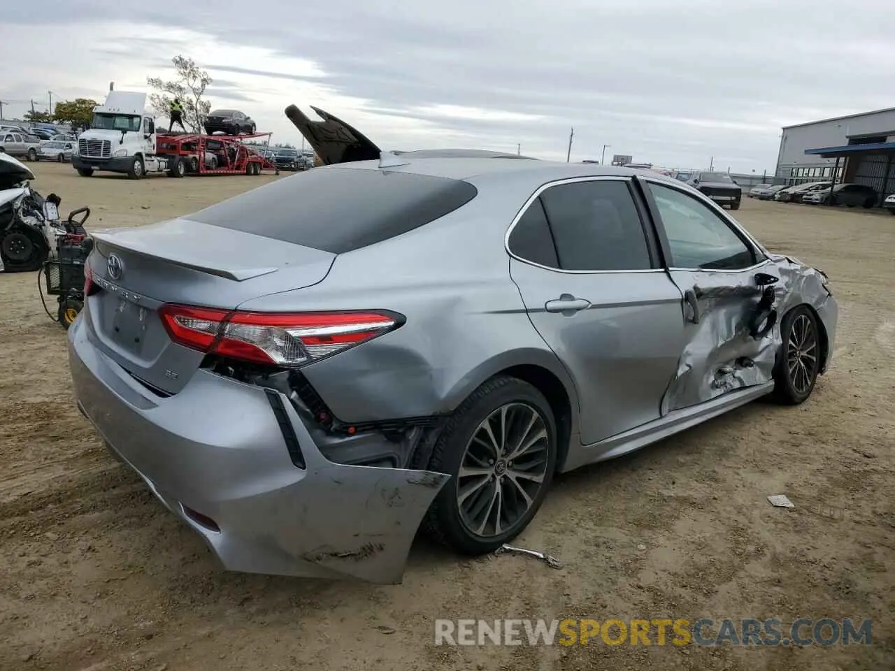 3 Photograph of a damaged car 4T1G11AK6LU882057 TOYOTA CAMRY 2020