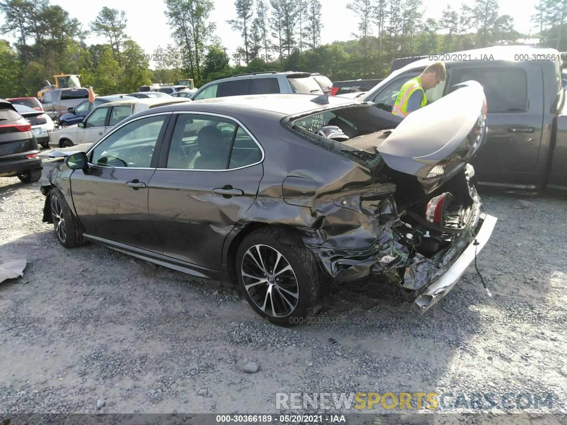 3 Photograph of a damaged car 4T1G11AK6LU886660 TOYOTA CAMRY 2020