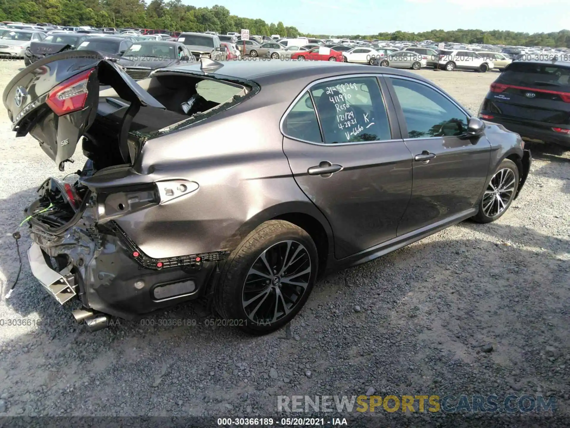 4 Photograph of a damaged car 4T1G11AK6LU886660 TOYOTA CAMRY 2020