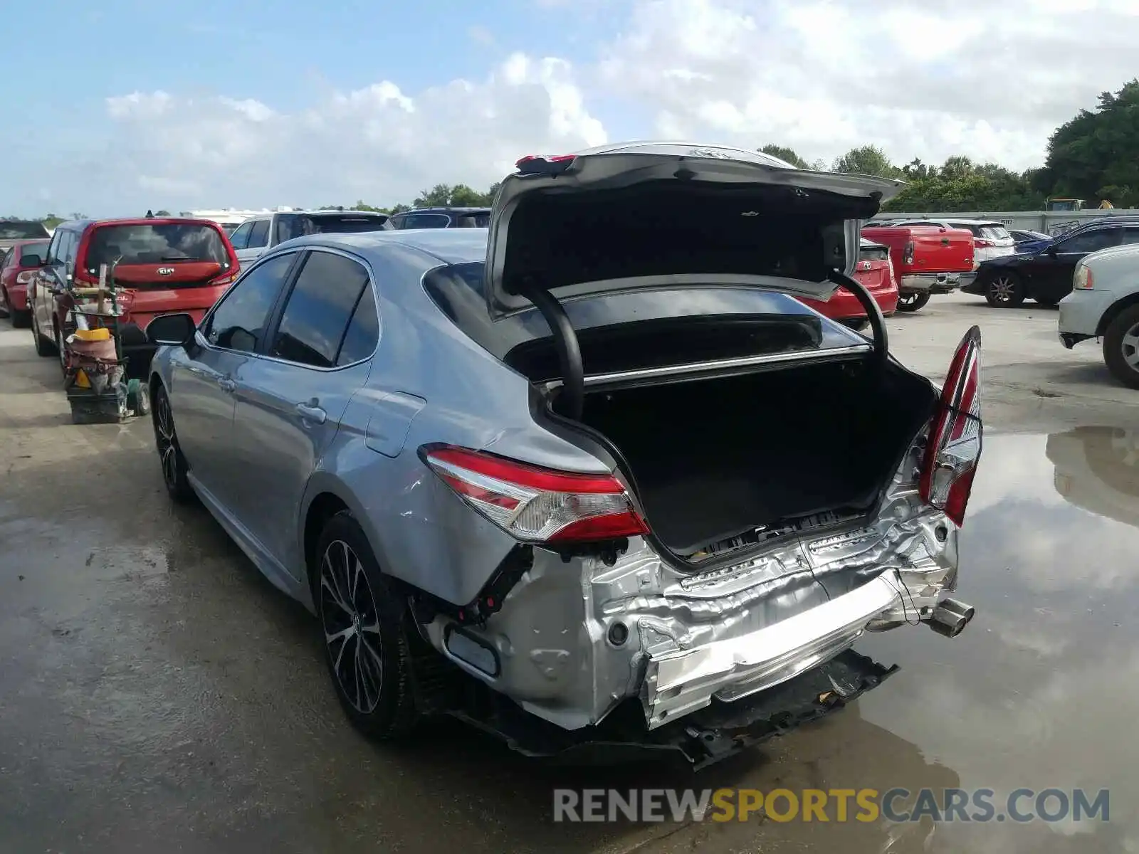 3 Photograph of a damaged car 4T1G11AK6LU897531 TOYOTA CAMRY 2020