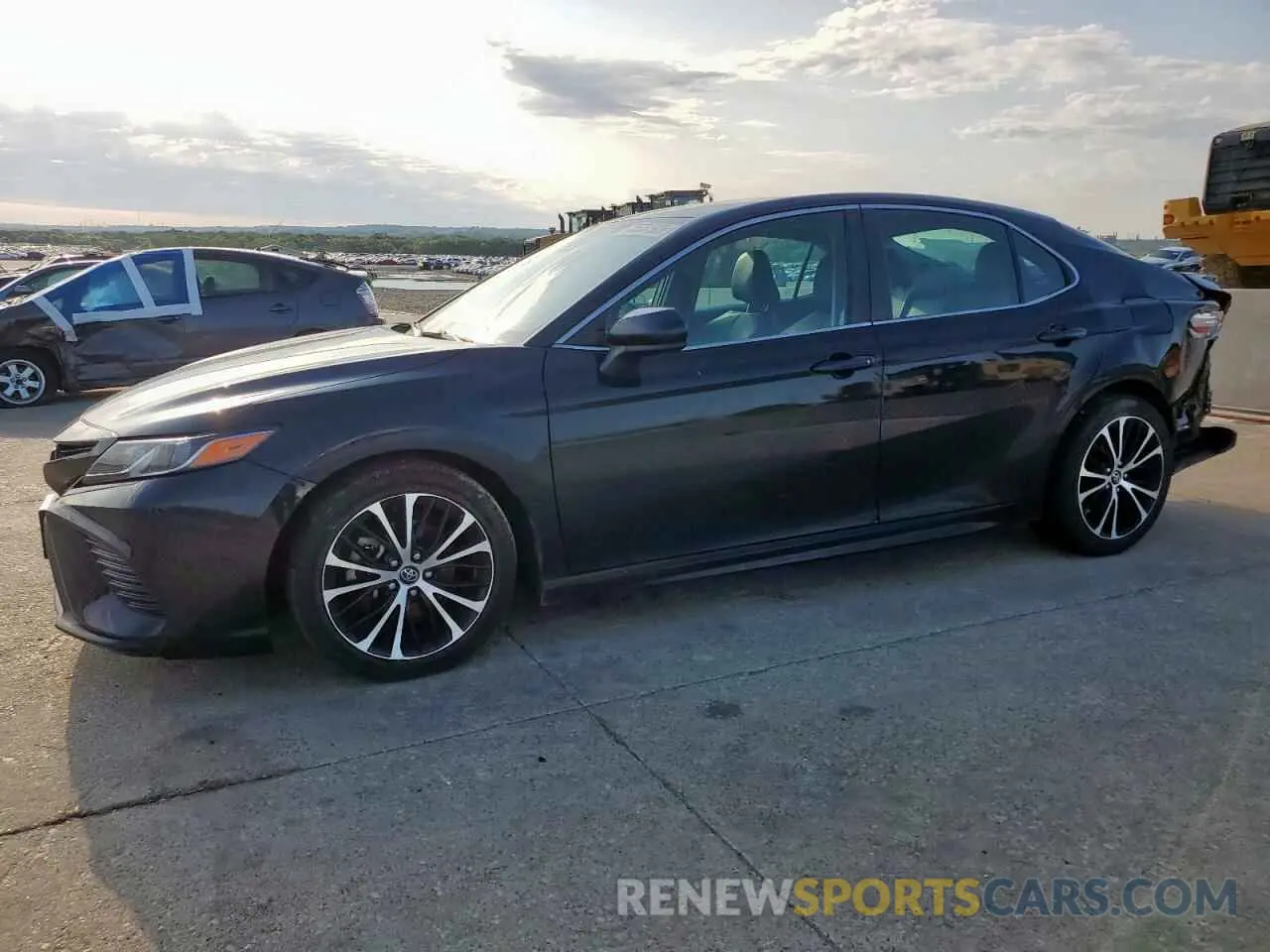 1 Photograph of a damaged car 4T1G11AK6LU900640 TOYOTA CAMRY 2020