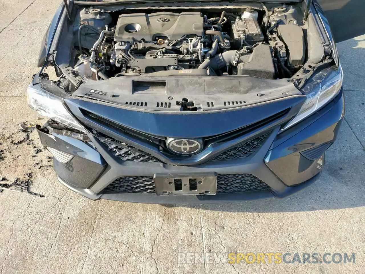 11 Photograph of a damaged car 4T1G11AK6LU900640 TOYOTA CAMRY 2020