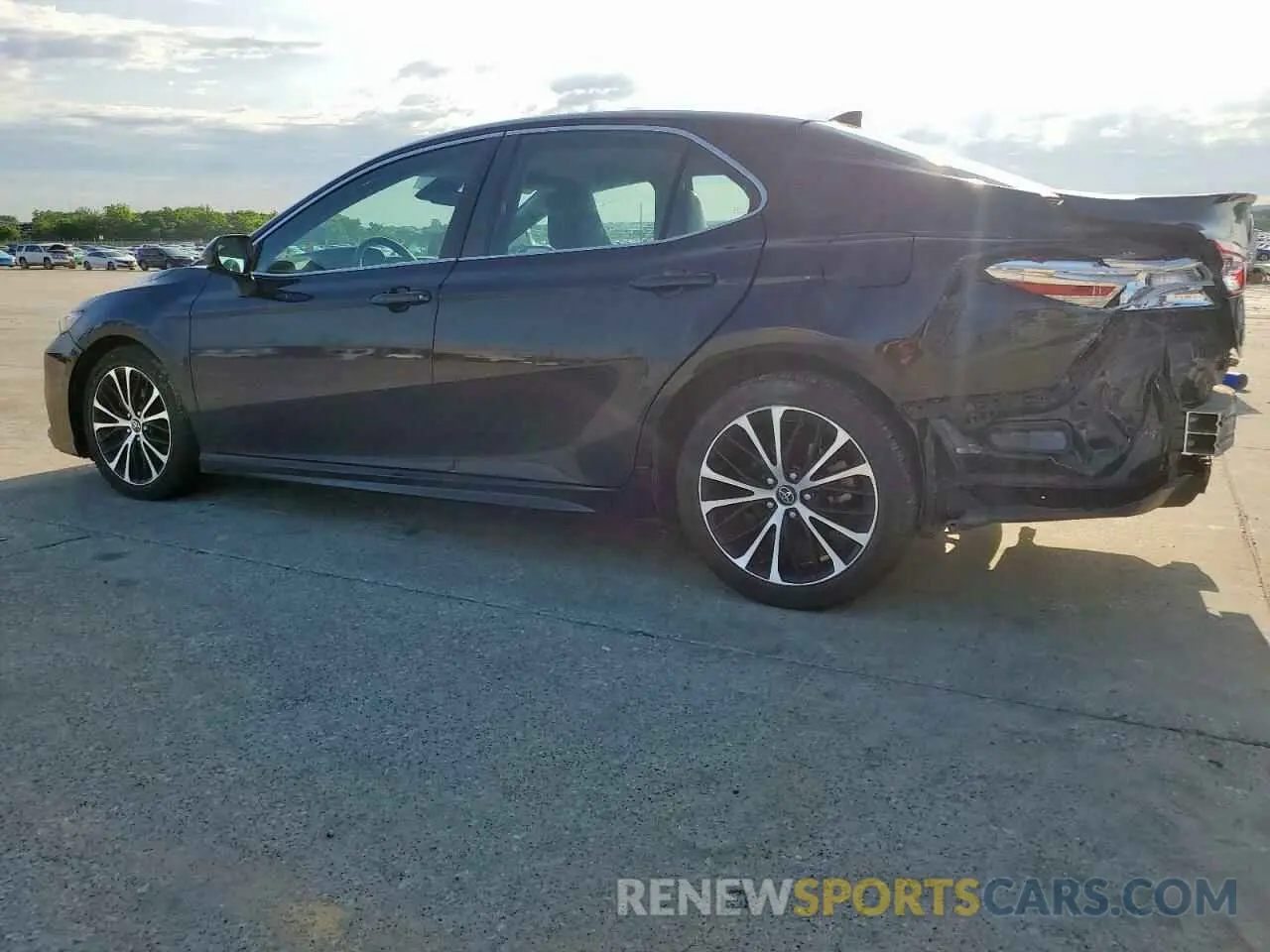 2 Photograph of a damaged car 4T1G11AK6LU900640 TOYOTA CAMRY 2020