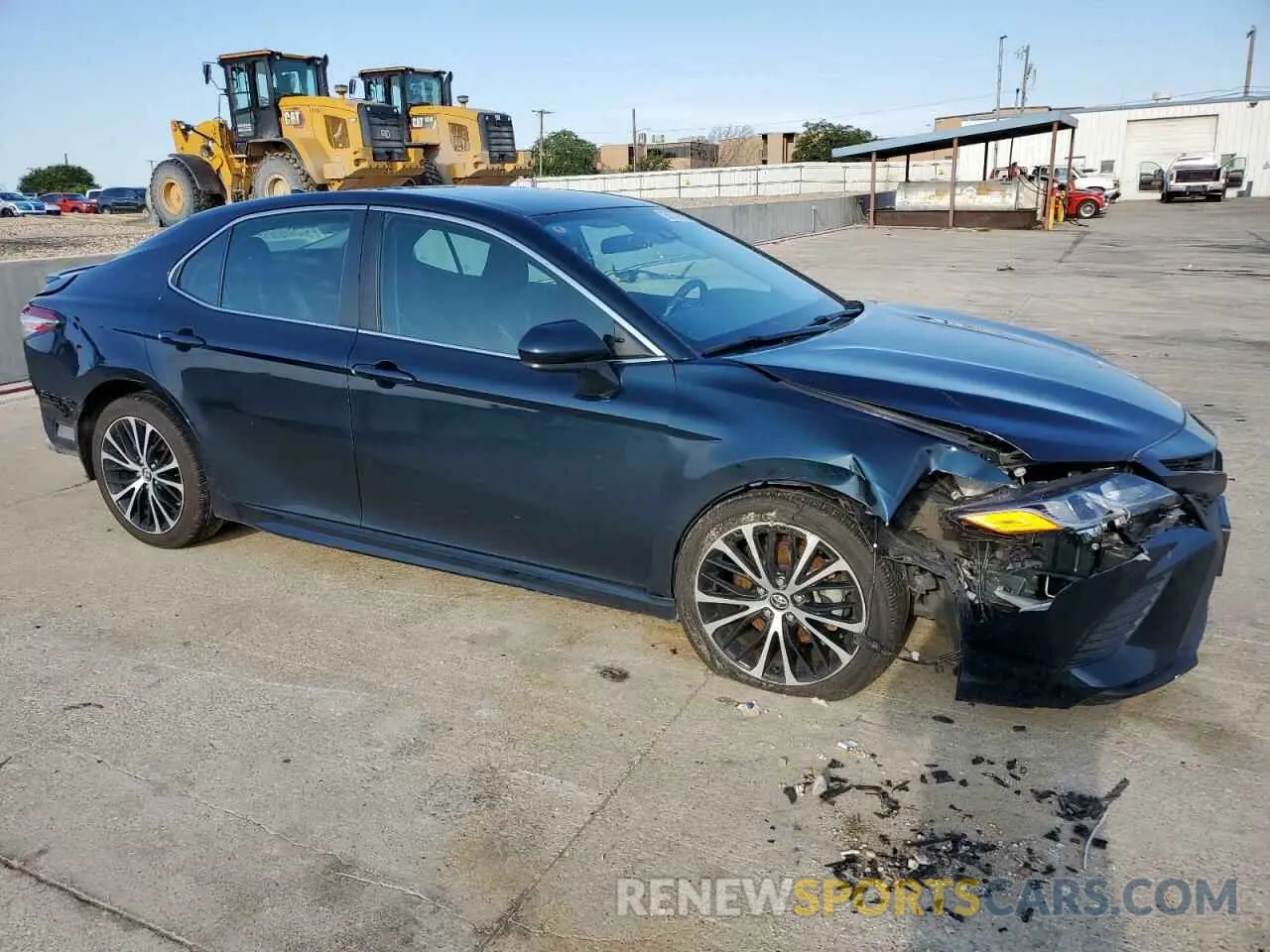 4 Photograph of a damaged car 4T1G11AK6LU900640 TOYOTA CAMRY 2020