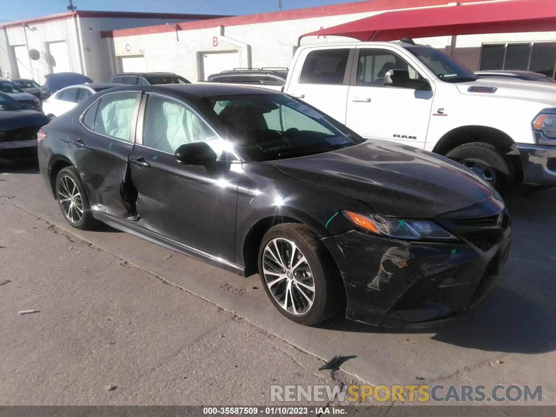 1 Photograph of a damaged car 4T1G11AK6LU914506 TOYOTA CAMRY 2020