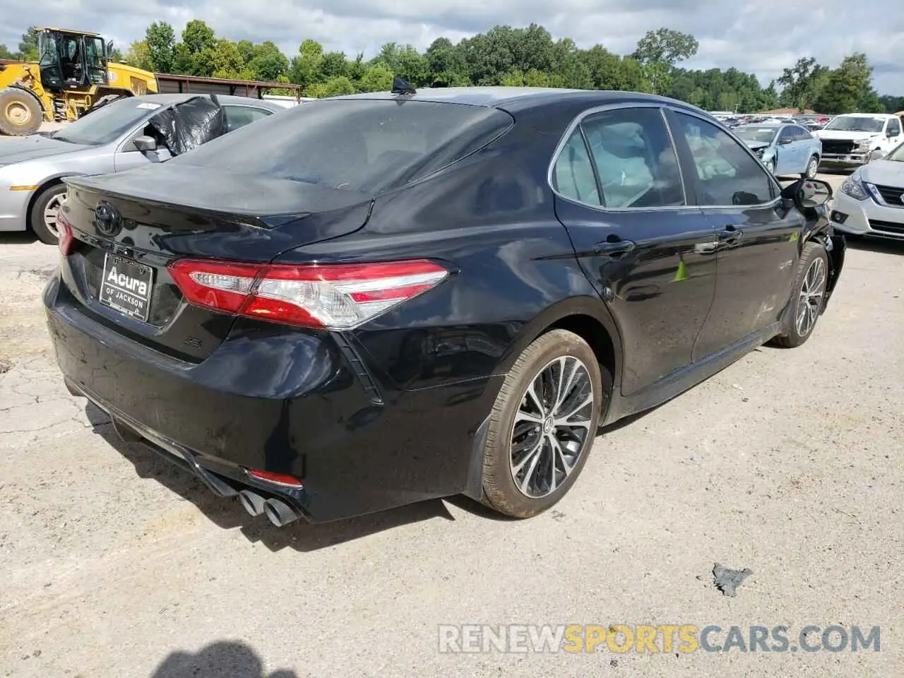 4 Photograph of a damaged car 4T1G11AK6LU915834 TOYOTA CAMRY 2020