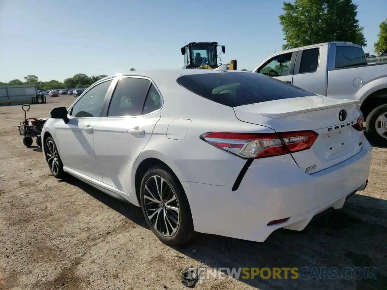 3 Photograph of a damaged car 4T1G11AK6LU921326 TOYOTA CAMRY 2020