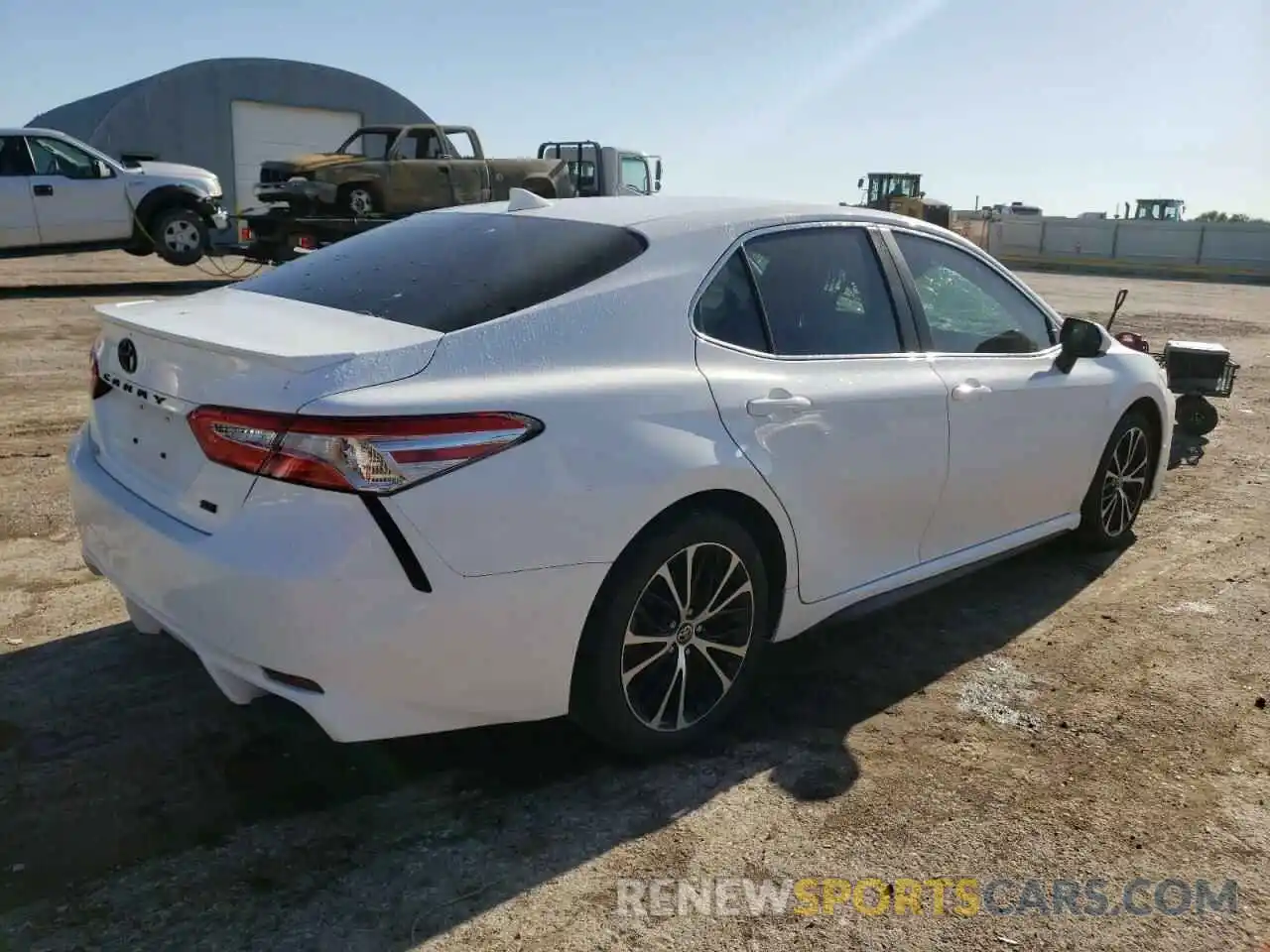 4 Photograph of a damaged car 4T1G11AK6LU921326 TOYOTA CAMRY 2020