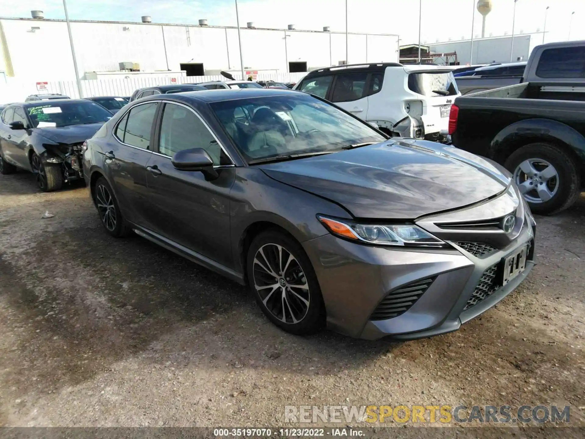 1 Photograph of a damaged car 4T1G11AK6LU932309 TOYOTA CAMRY 2020