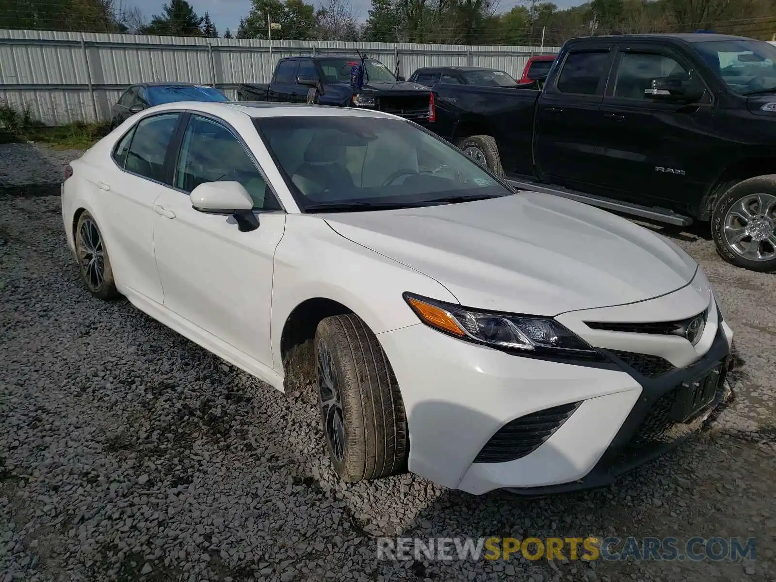 1 Photograph of a damaged car 4T1G11AK6LU935629 TOYOTA CAMRY 2020