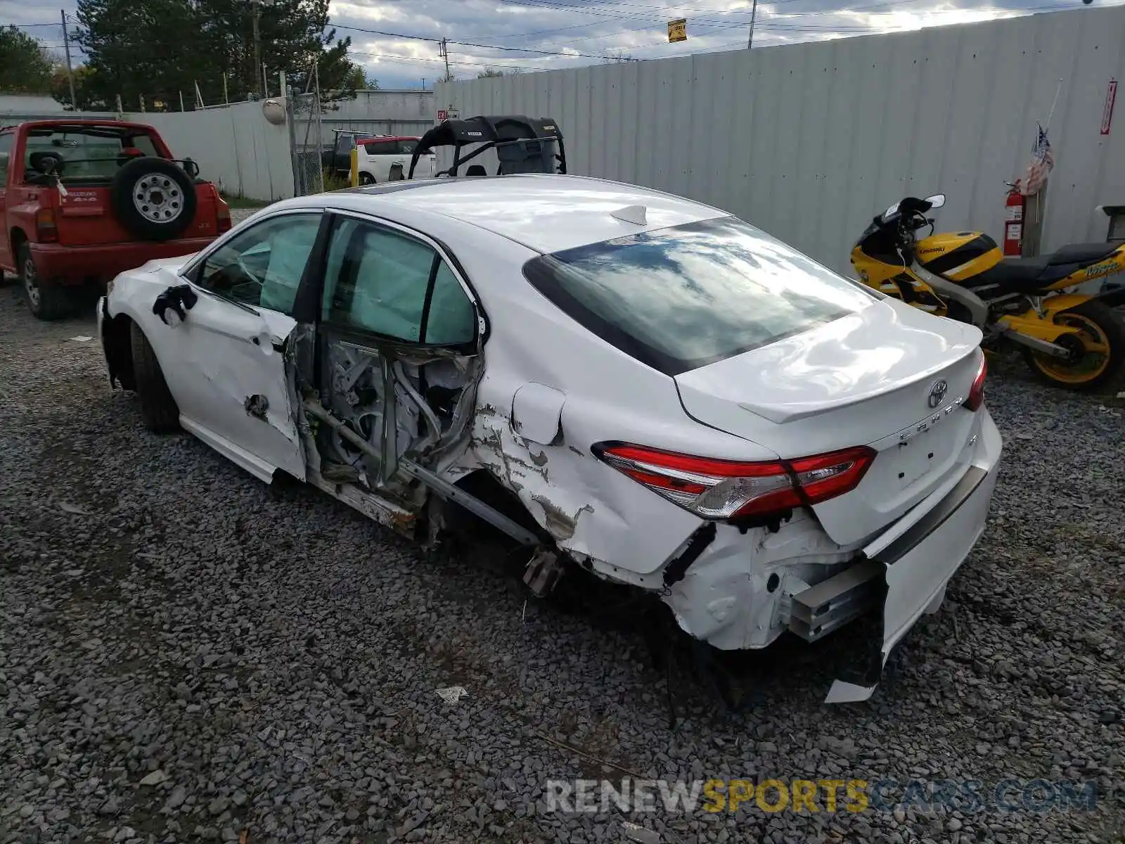 3 Photograph of a damaged car 4T1G11AK6LU935629 TOYOTA CAMRY 2020