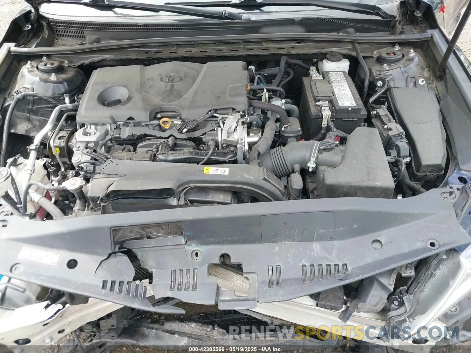 10 Photograph of a damaged car 4T1G11AK6LU936120 TOYOTA CAMRY 2020