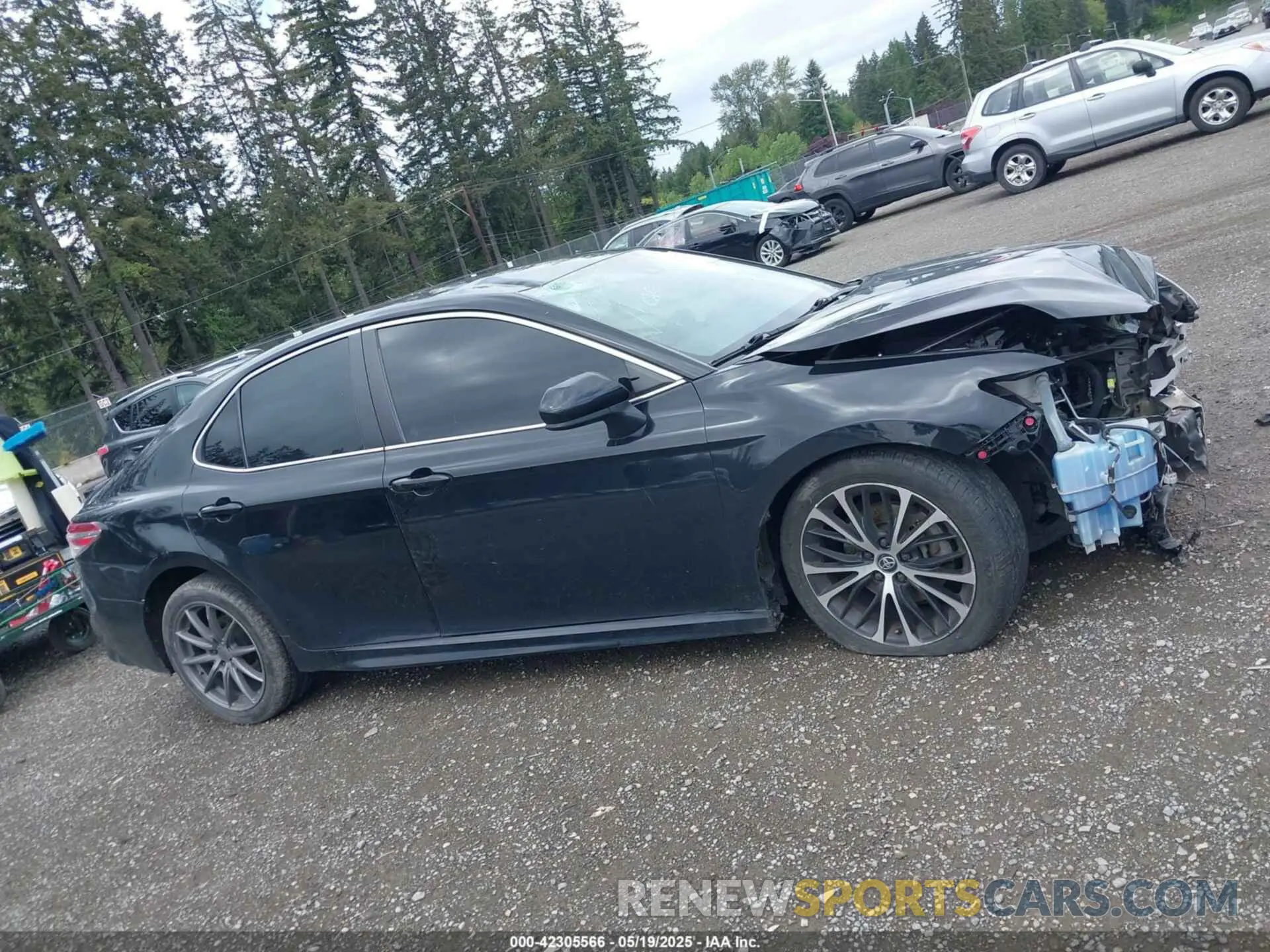 14 Photograph of a damaged car 4T1G11AK6LU936120 TOYOTA CAMRY 2020