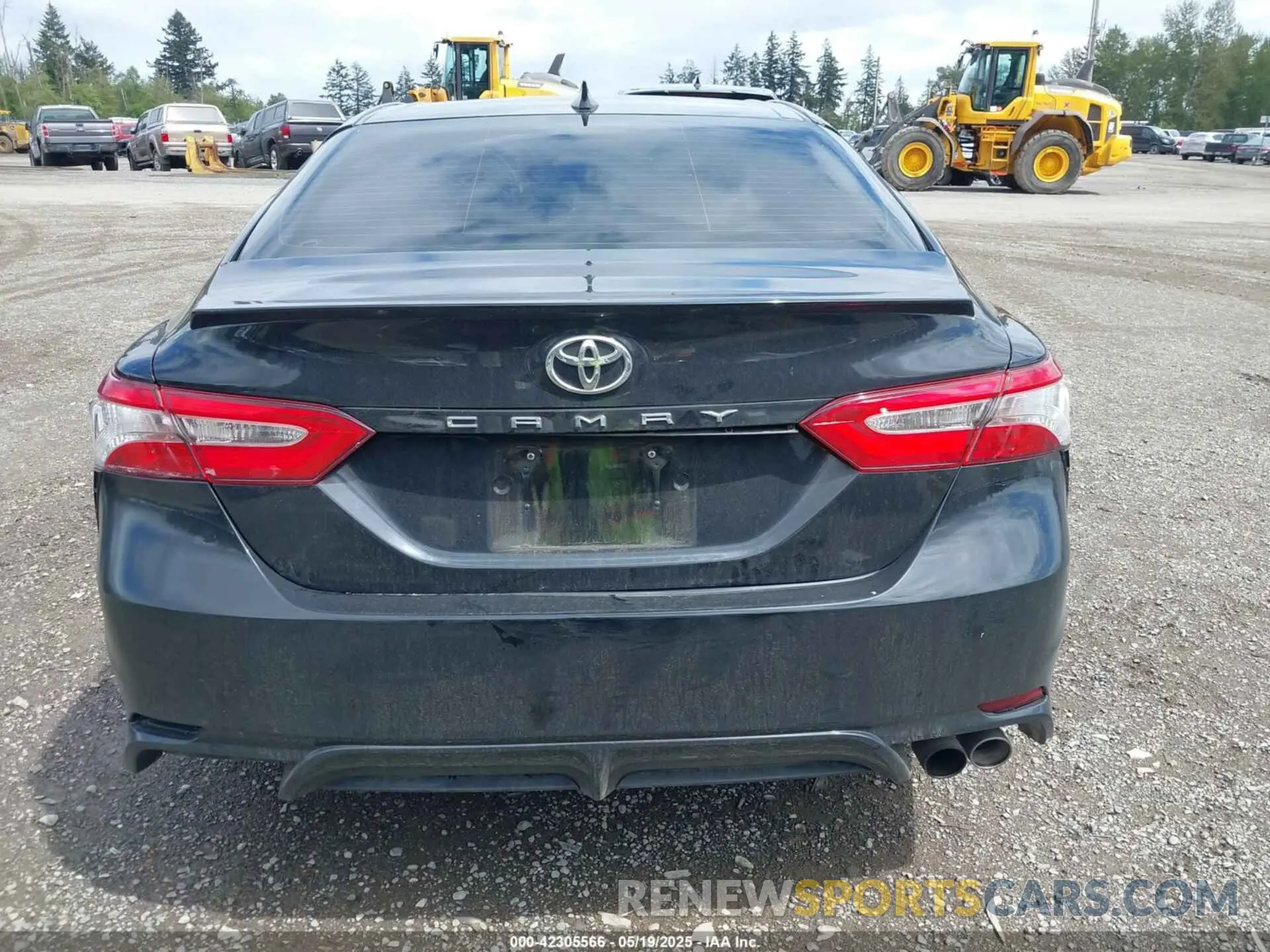 17 Photograph of a damaged car 4T1G11AK6LU936120 TOYOTA CAMRY 2020