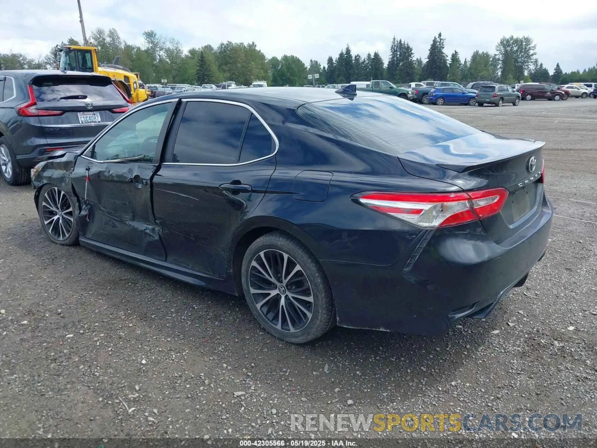 3 Photograph of a damaged car 4T1G11AK6LU936120 TOYOTA CAMRY 2020