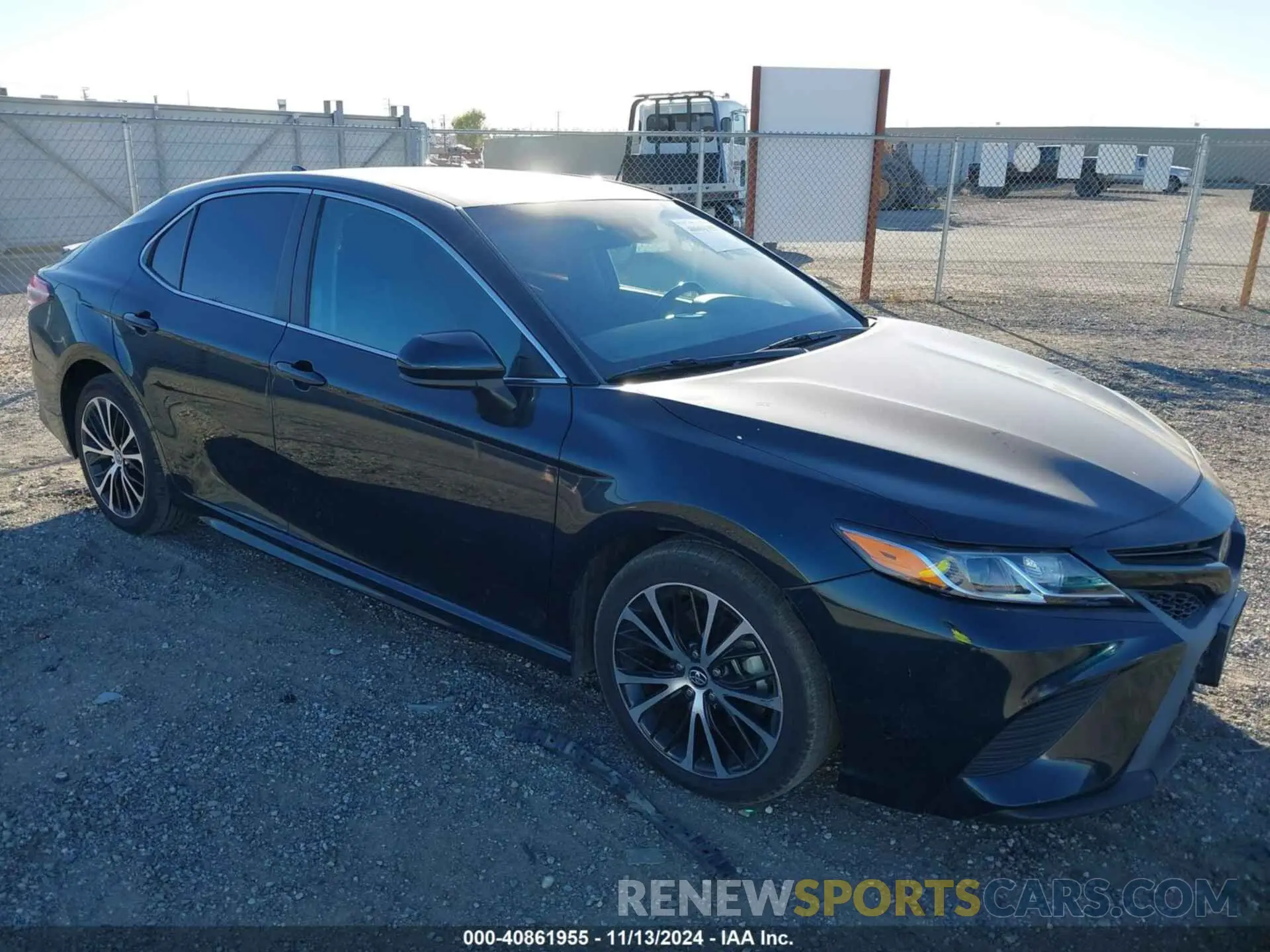 1 Photograph of a damaged car 4T1G11AK6LU945481 TOYOTA CAMRY 2020