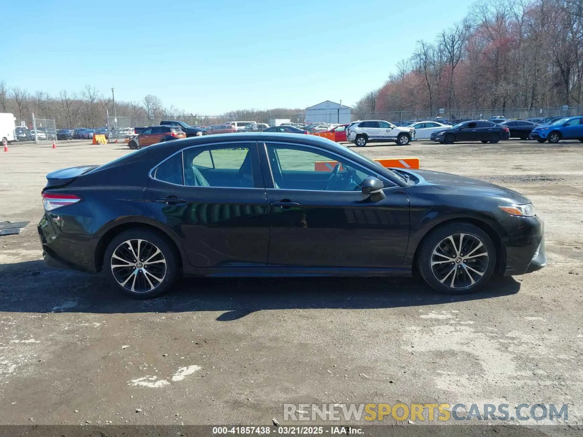 13 Photograph of a damaged car 4T1G11AK6LU953953 TOYOTA CAMRY 2020