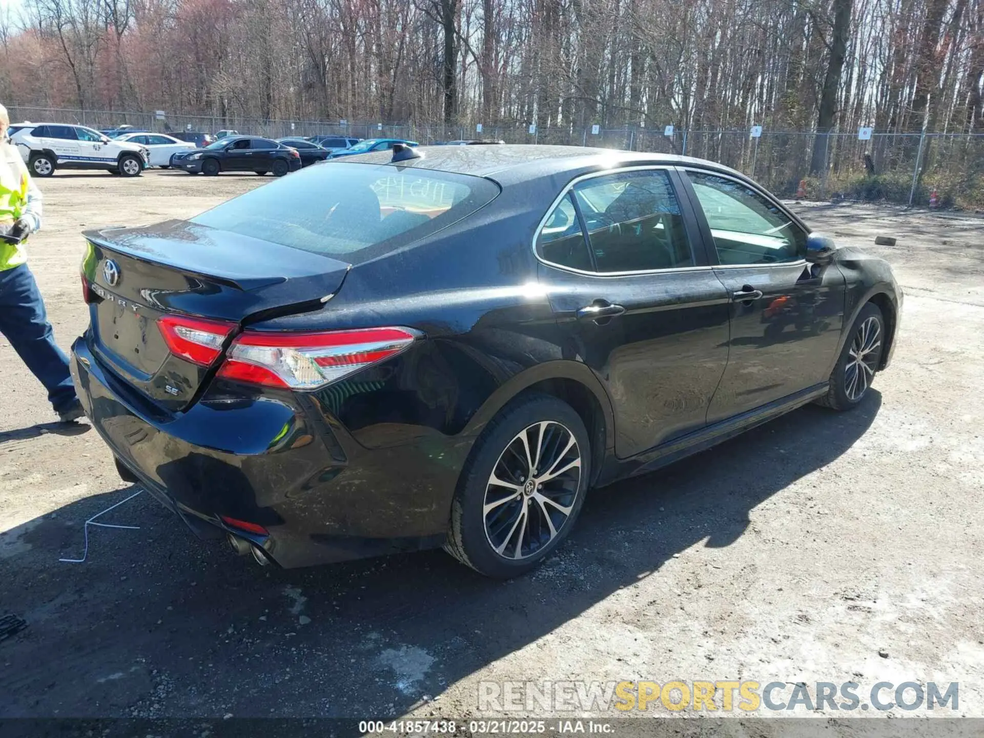 4 Photograph of a damaged car 4T1G11AK6LU953953 TOYOTA CAMRY 2020