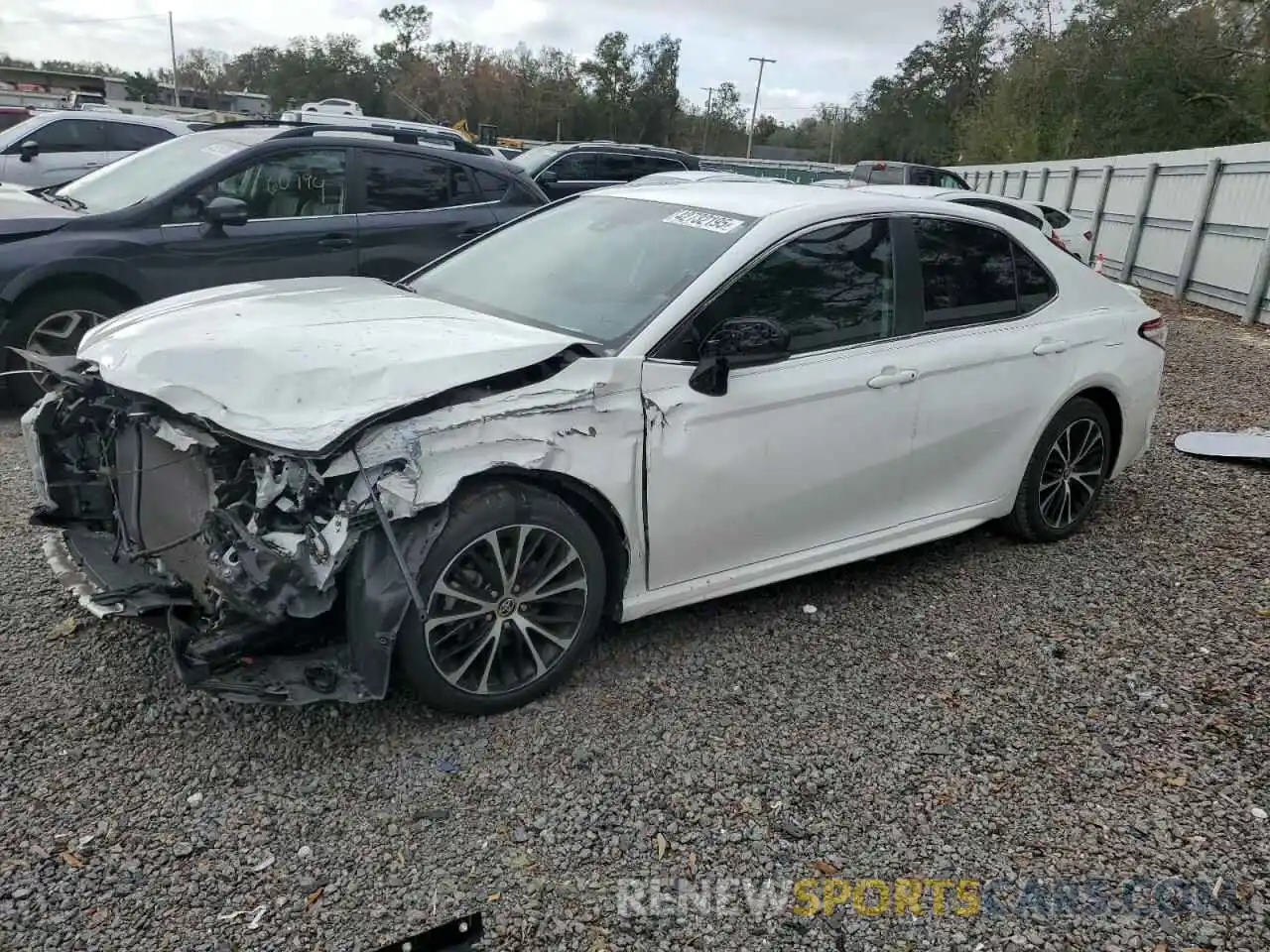 1 Photograph of a damaged car 4T1G11AK6LU963060 TOYOTA CAMRY 2020