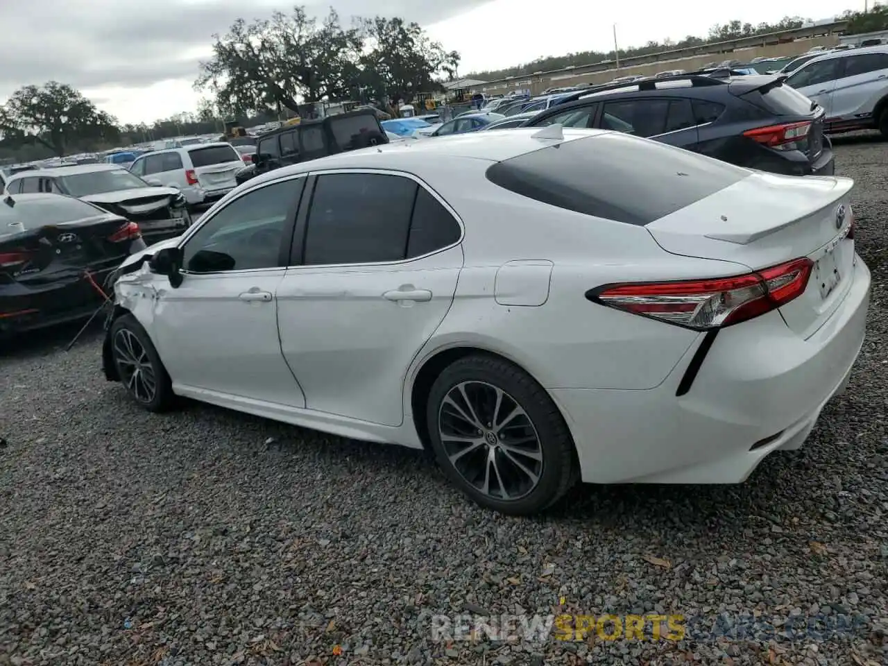 2 Photograph of a damaged car 4T1G11AK6LU963060 TOYOTA CAMRY 2020