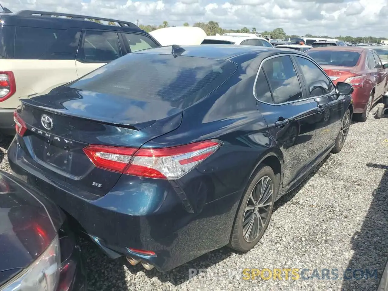 3 Photograph of a damaged car 4T1G11AK6LU964287 TOYOTA CAMRY 2020