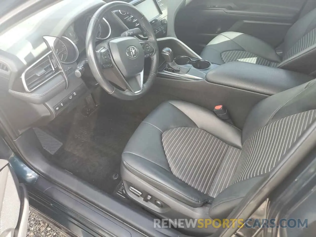 7 Photograph of a damaged car 4T1G11AK6LU964287 TOYOTA CAMRY 2020