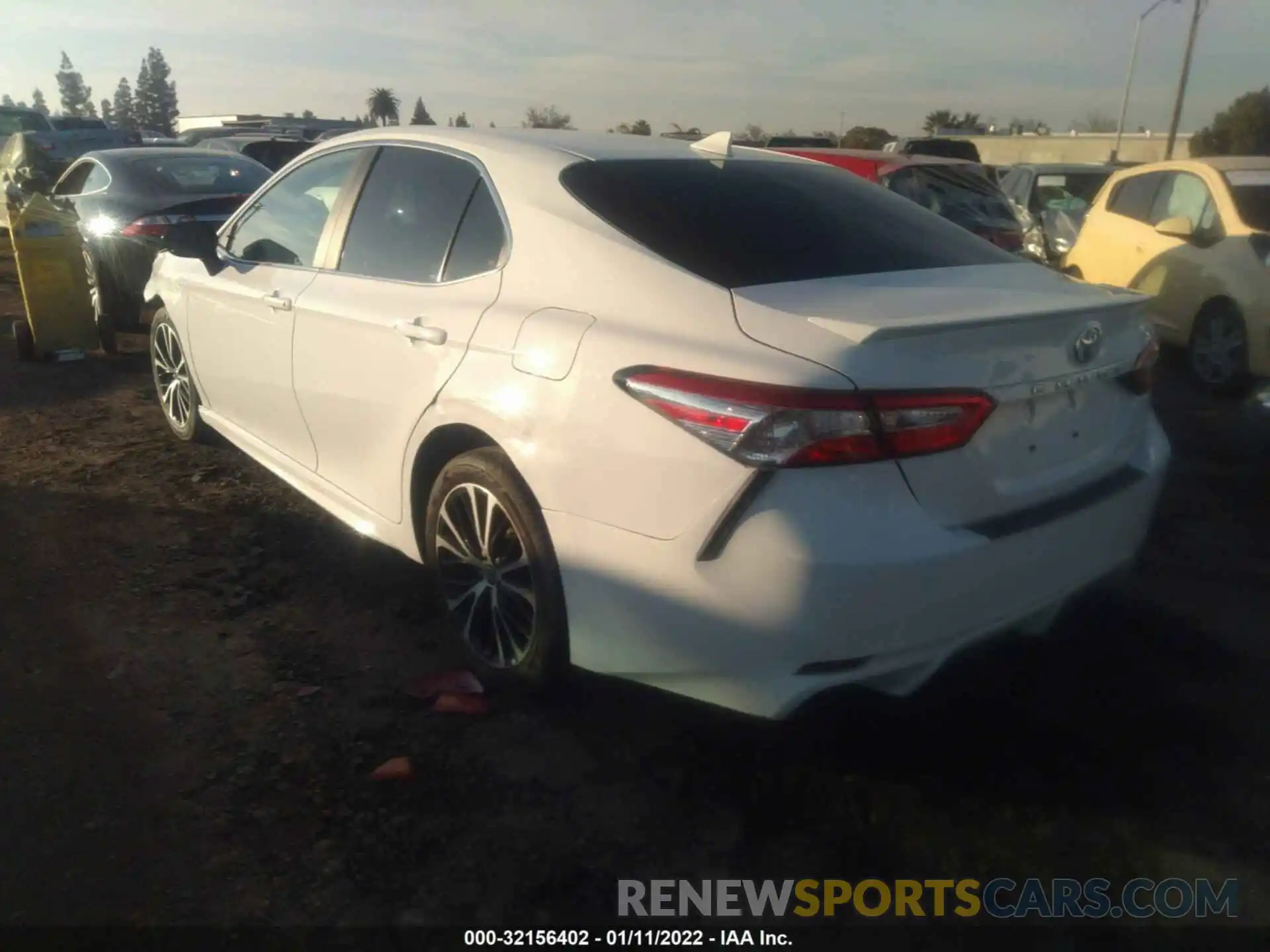 3 Photograph of a damaged car 4T1G11AK6LU965813 TOYOTA CAMRY 2020