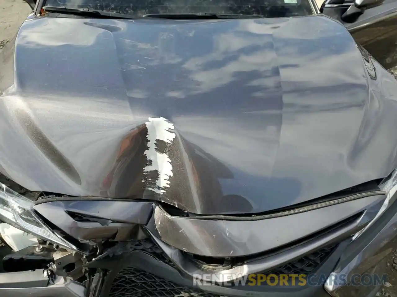 11 Photograph of a damaged car 4T1G11AK6LU966119 TOYOTA CAMRY 2020