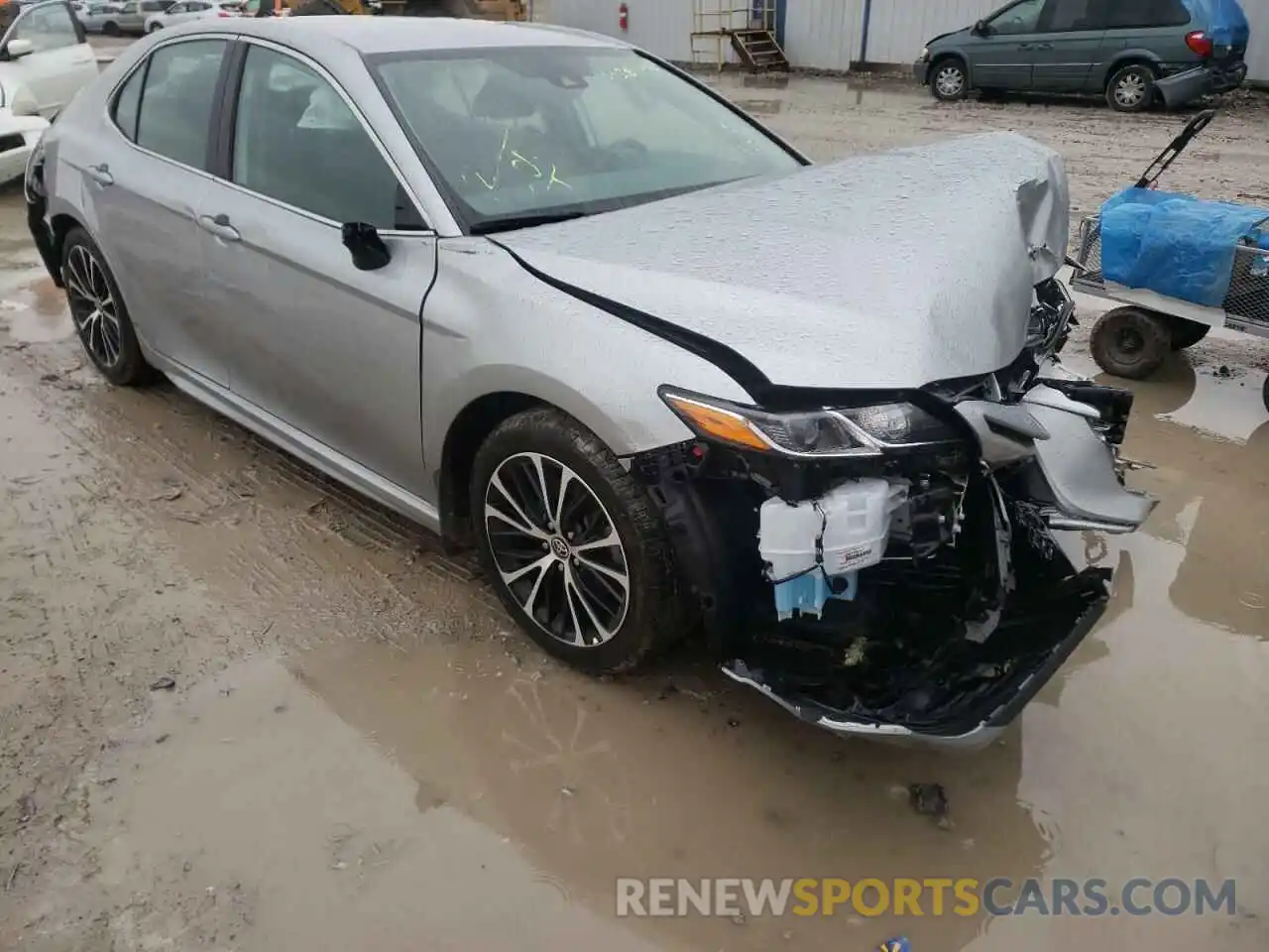 1 Photograph of a damaged car 4T1G11AK6LU969263 TOYOTA CAMRY 2020