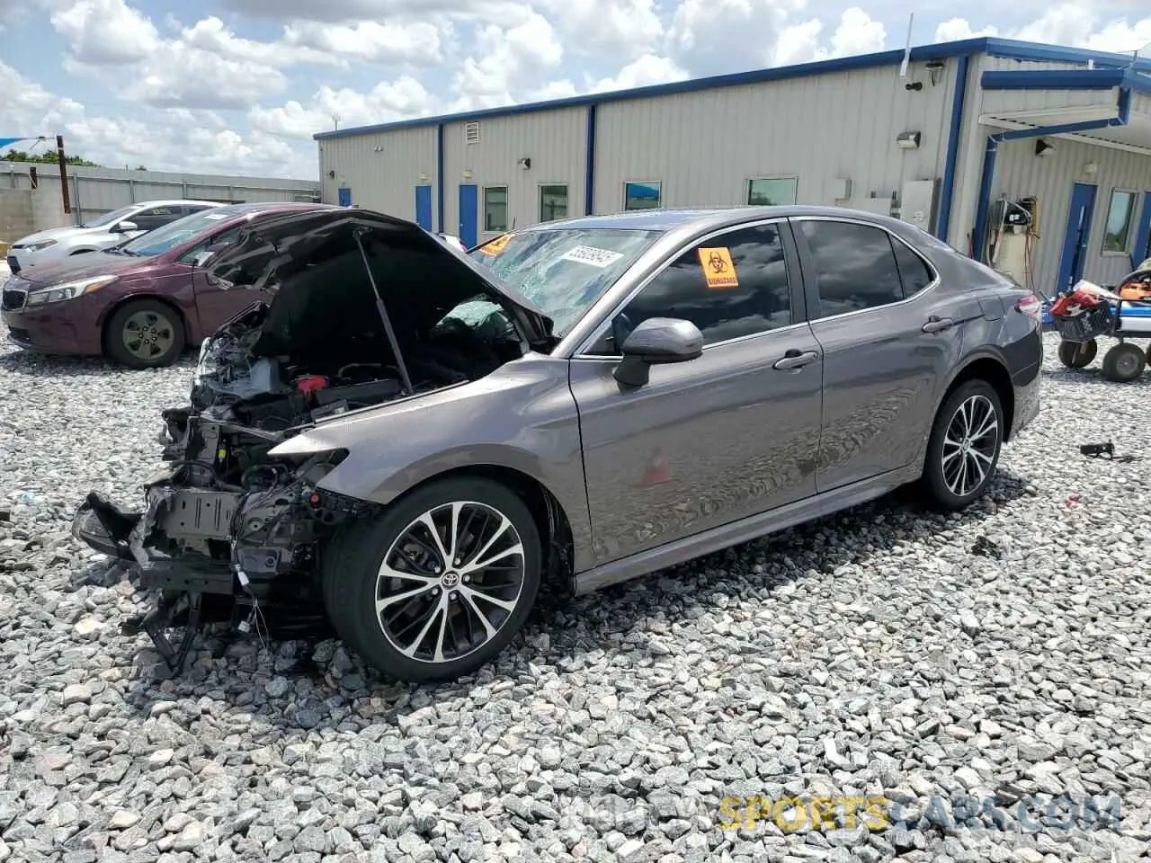 1 Photograph of a damaged car 4T1G11AK6LU969473 TOYOTA CAMRY 2020
