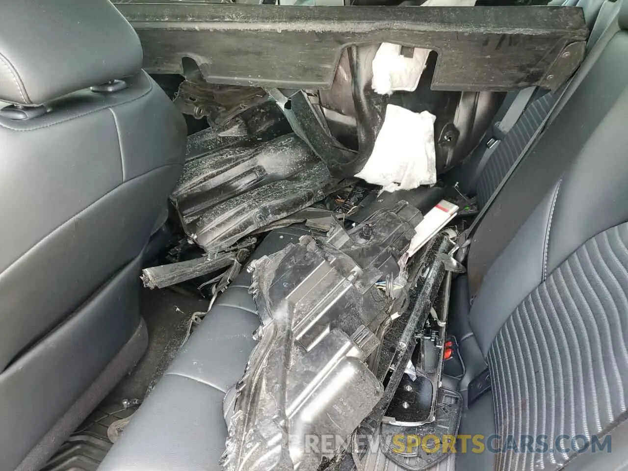 12 Photograph of a damaged car 4T1G11AK6LU969473 TOYOTA CAMRY 2020