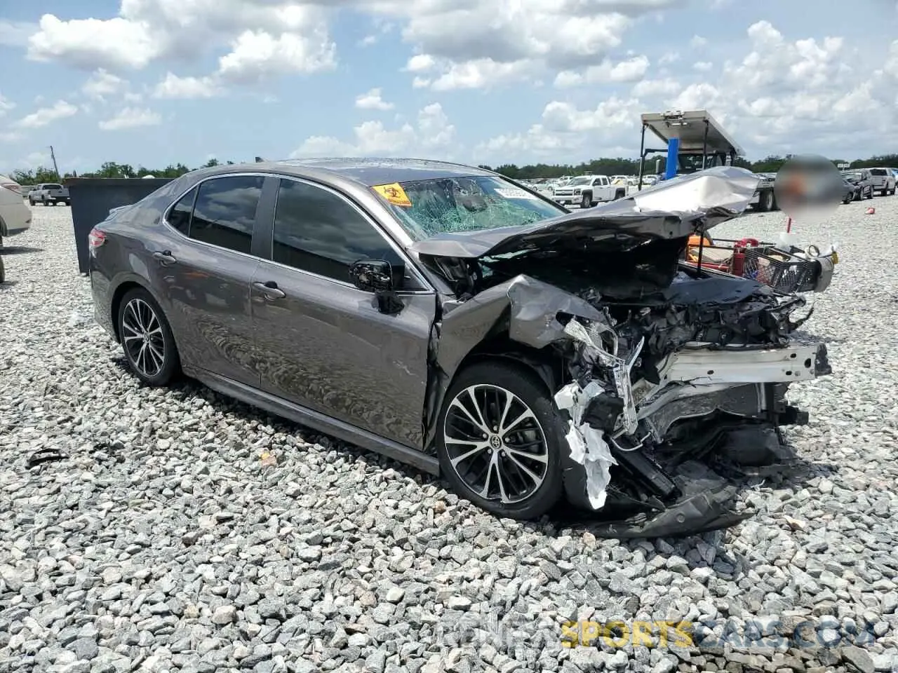 4 Photograph of a damaged car 4T1G11AK6LU969473 TOYOTA CAMRY 2020