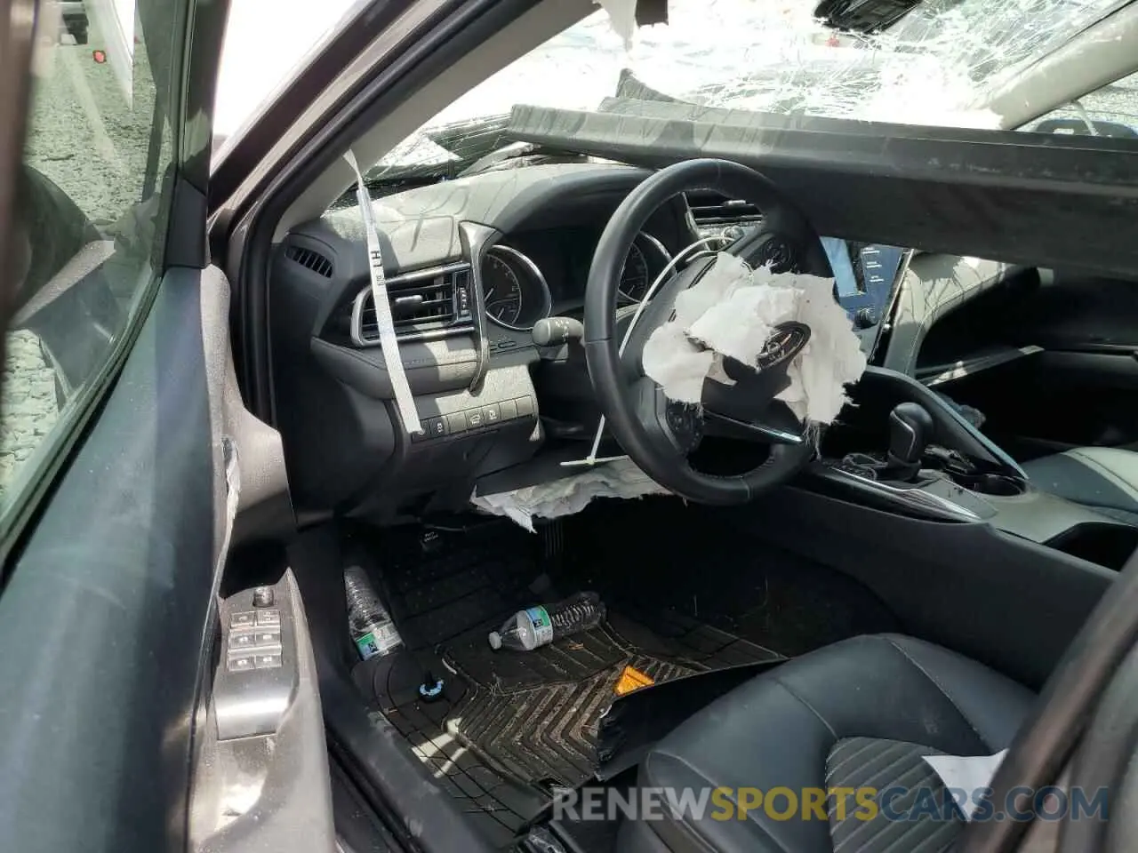 8 Photograph of a damaged car 4T1G11AK6LU969473 TOYOTA CAMRY 2020