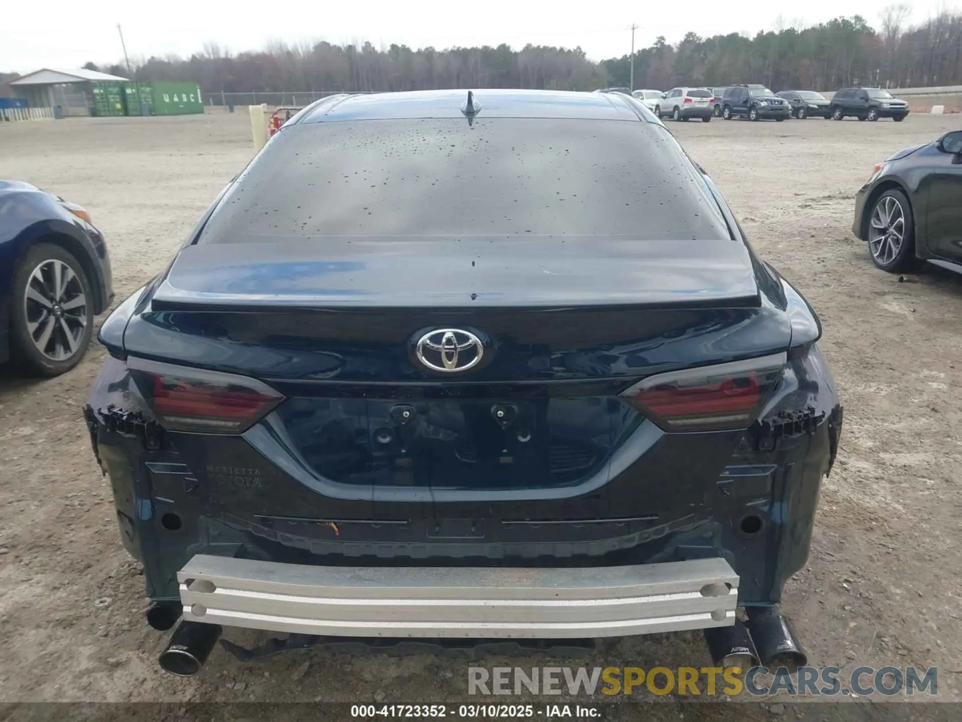 17 Photograph of a damaged car 4T1G11AK6LU969747 TOYOTA CAMRY 2020