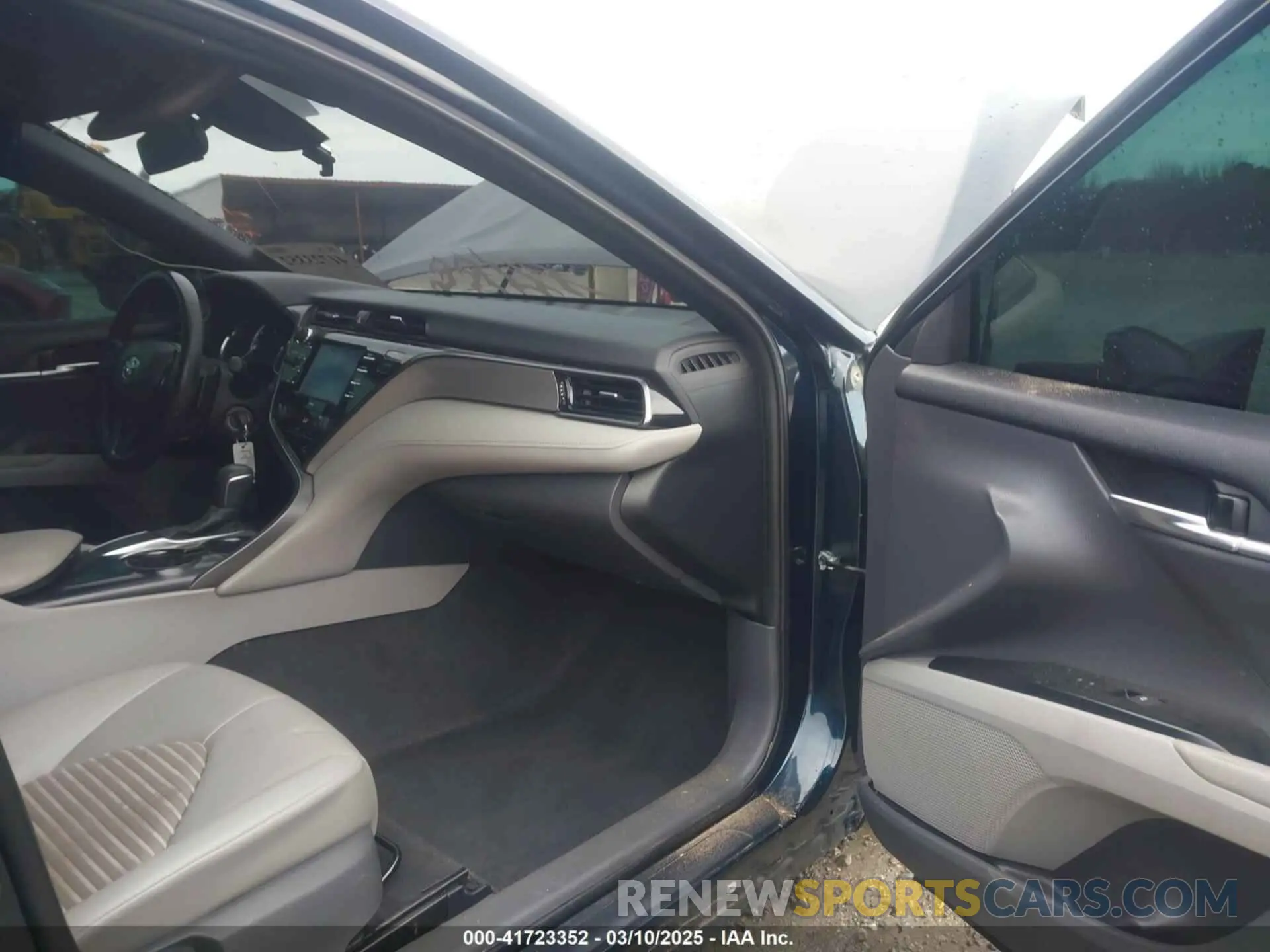5 Photograph of a damaged car 4T1G11AK6LU969747 TOYOTA CAMRY 2020