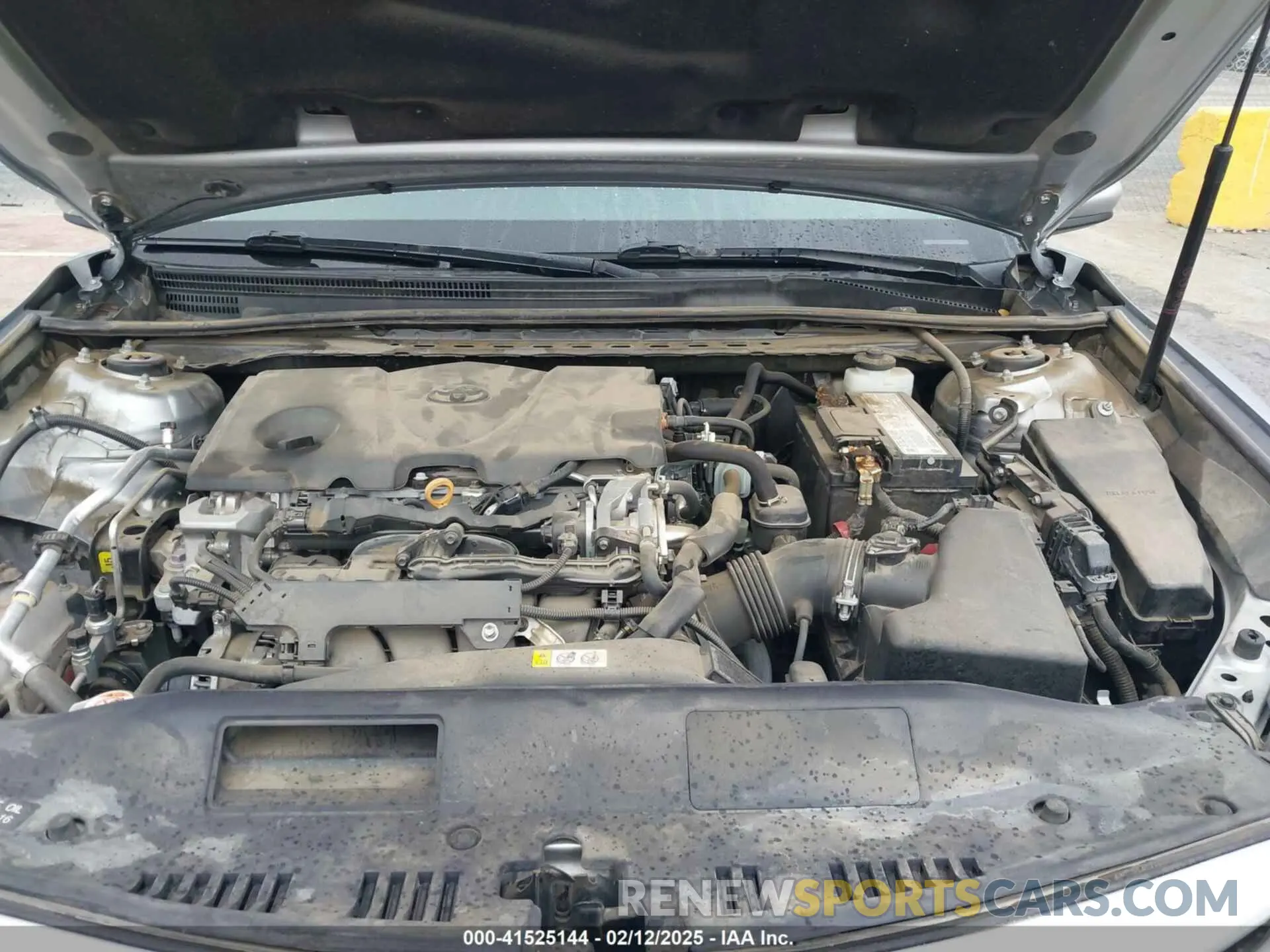 10 Photograph of a damaged car 4T1G11AK6LU974558 TOYOTA CAMRY 2020