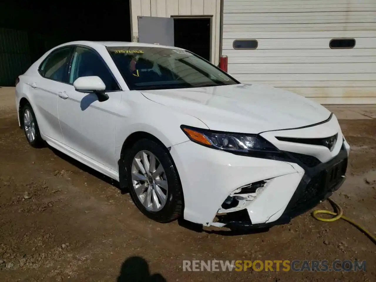 1 Photograph of a damaged car 4T1G11AK6LU980635 TOYOTA CAMRY 2020