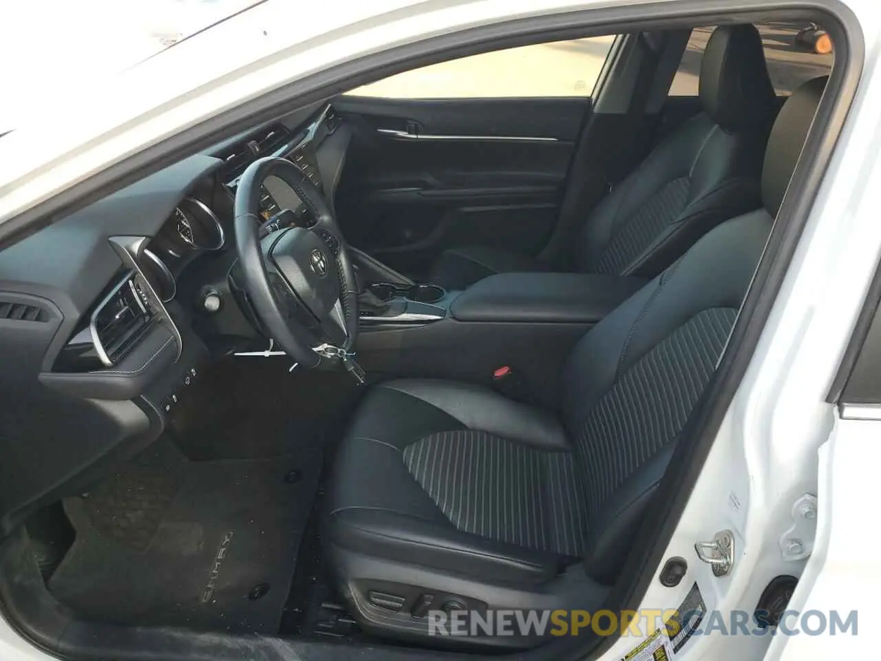 7 Photograph of a damaged car 4T1G11AK6LU982689 TOYOTA CAMRY 2020
