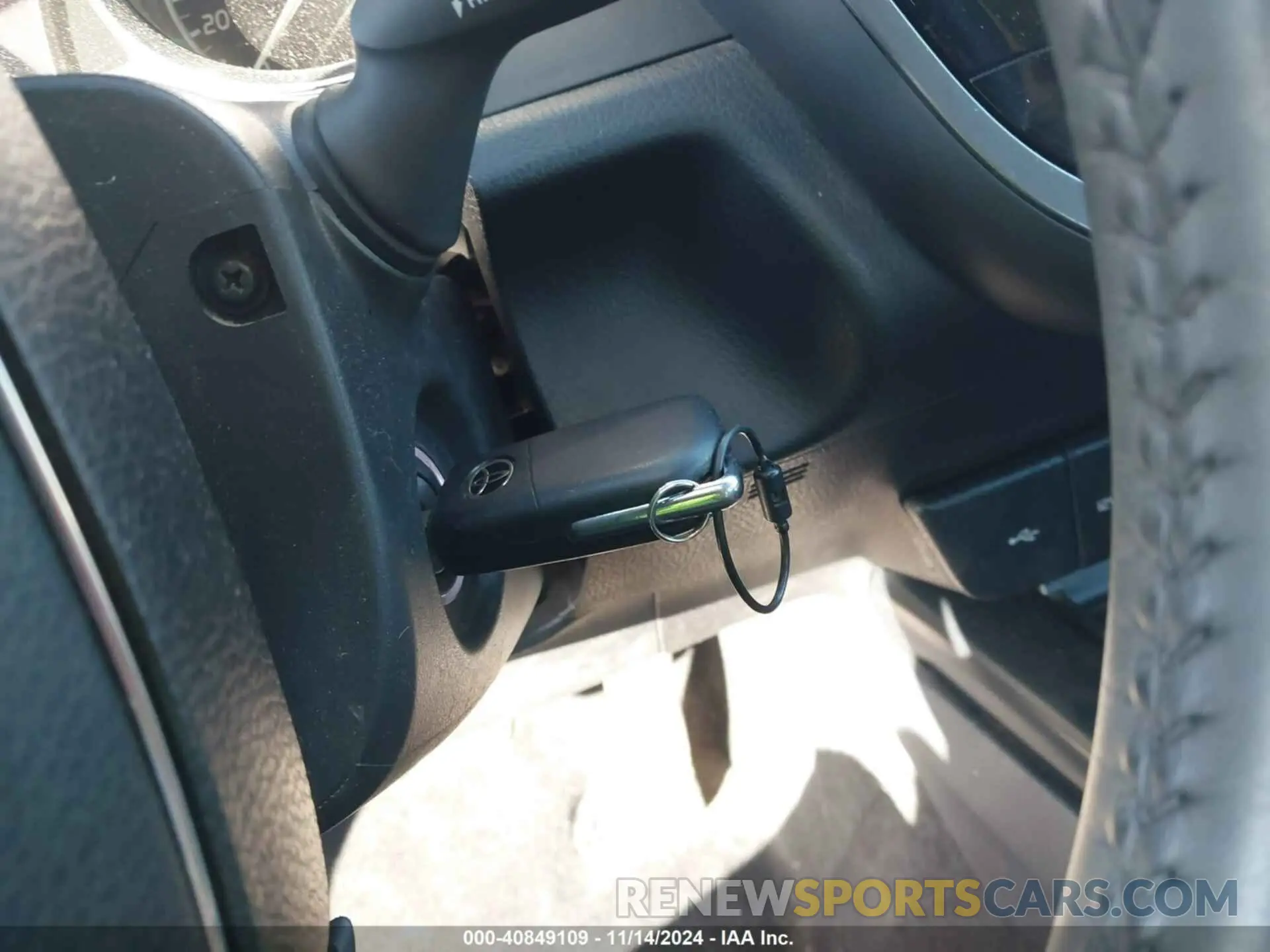 11 Photograph of a damaged car 4T1G11AK6LU983342 TOYOTA CAMRY 2020