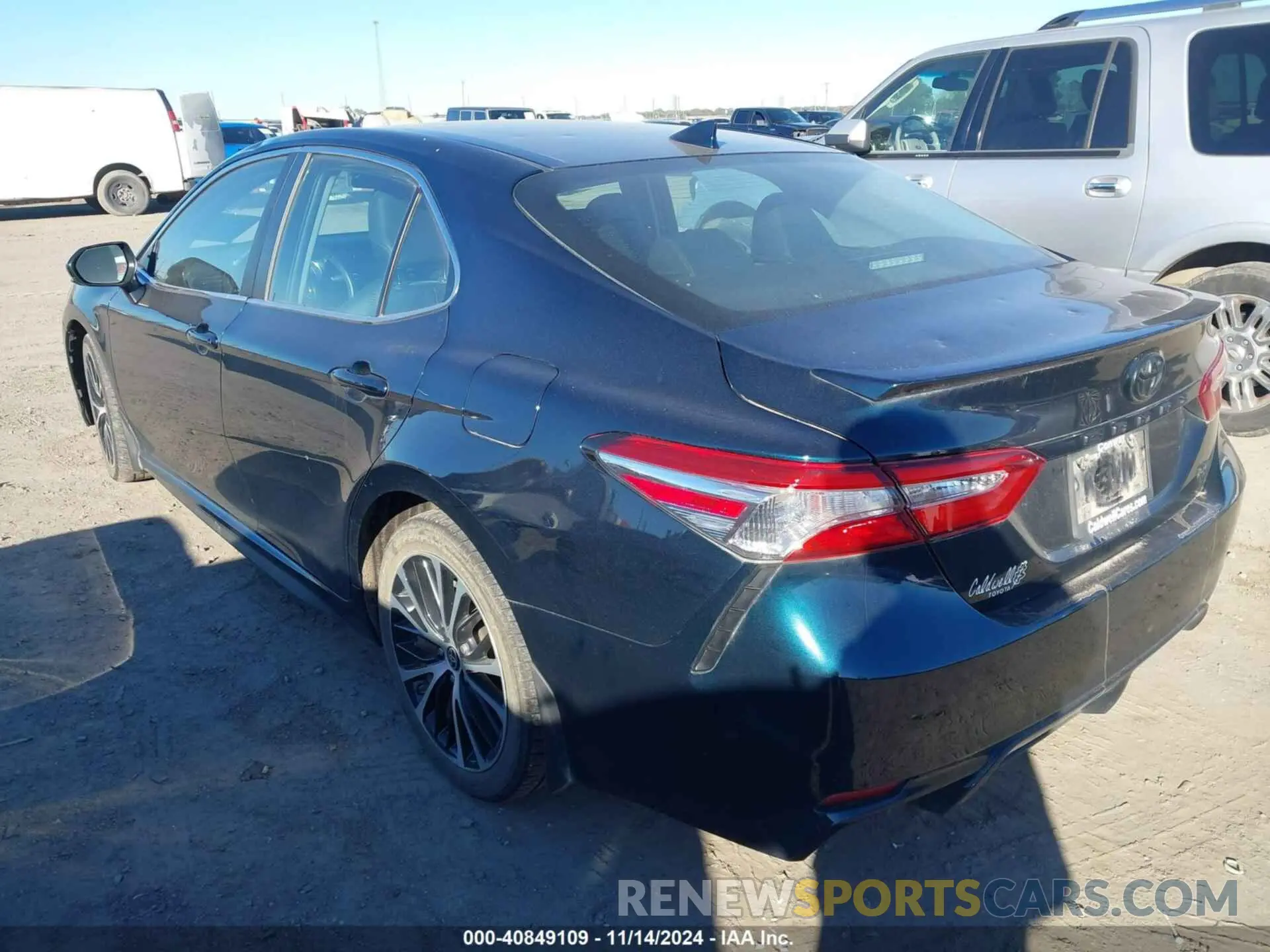3 Photograph of a damaged car 4T1G11AK6LU983342 TOYOTA CAMRY 2020