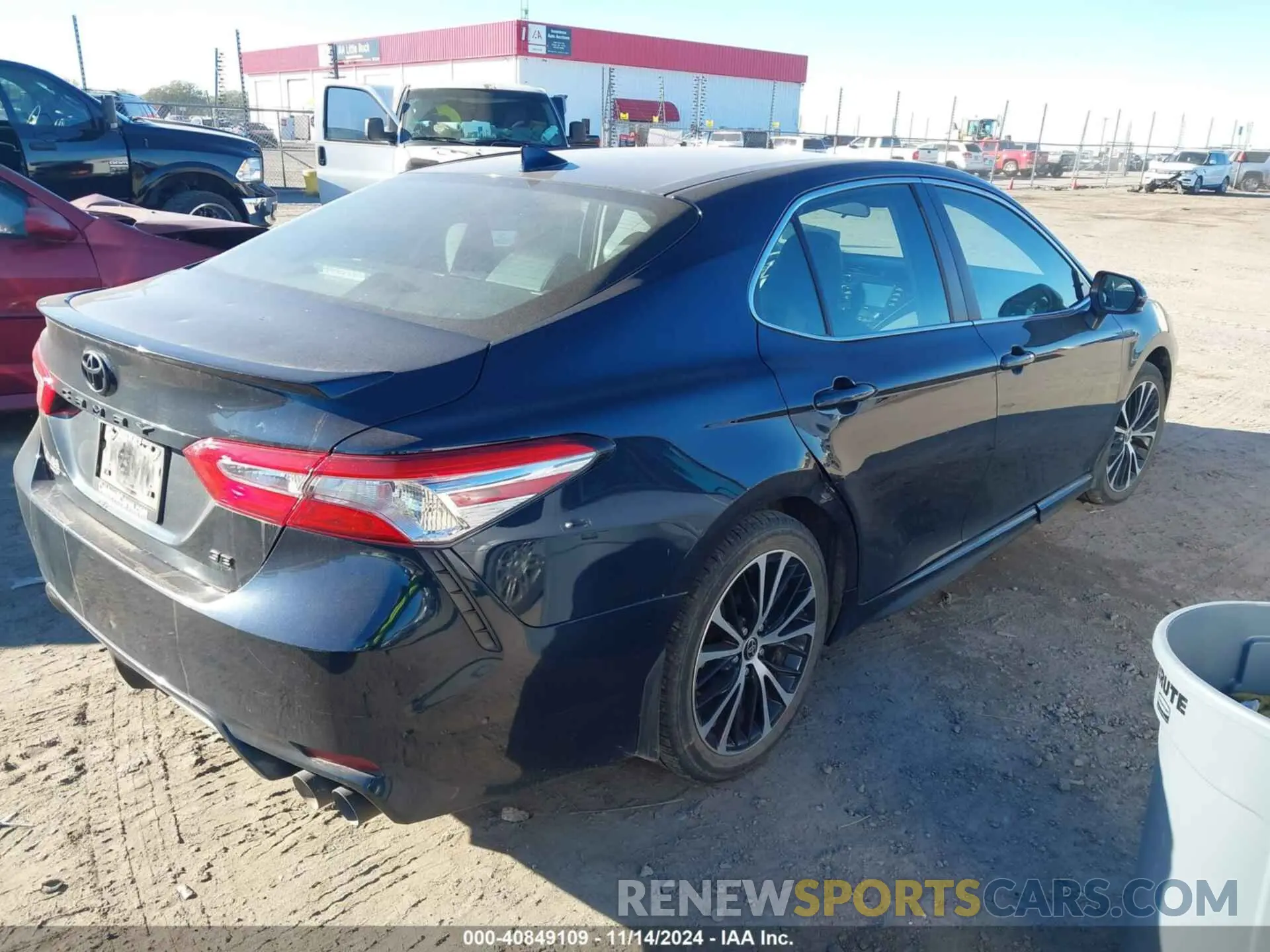4 Photograph of a damaged car 4T1G11AK6LU983342 TOYOTA CAMRY 2020