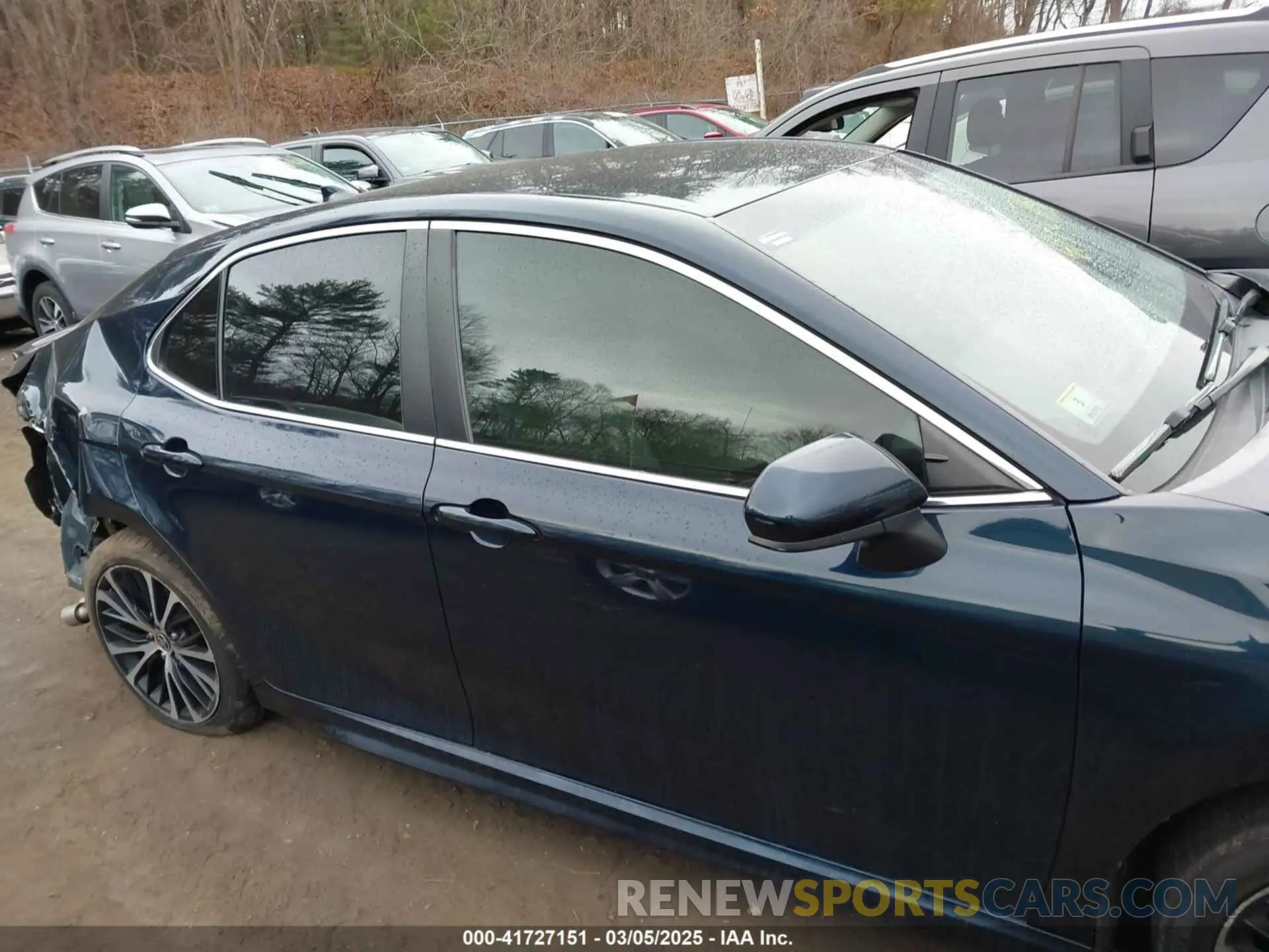 14 Photograph of a damaged car 4T1G11AK6LU983759 TOYOTA CAMRY 2020