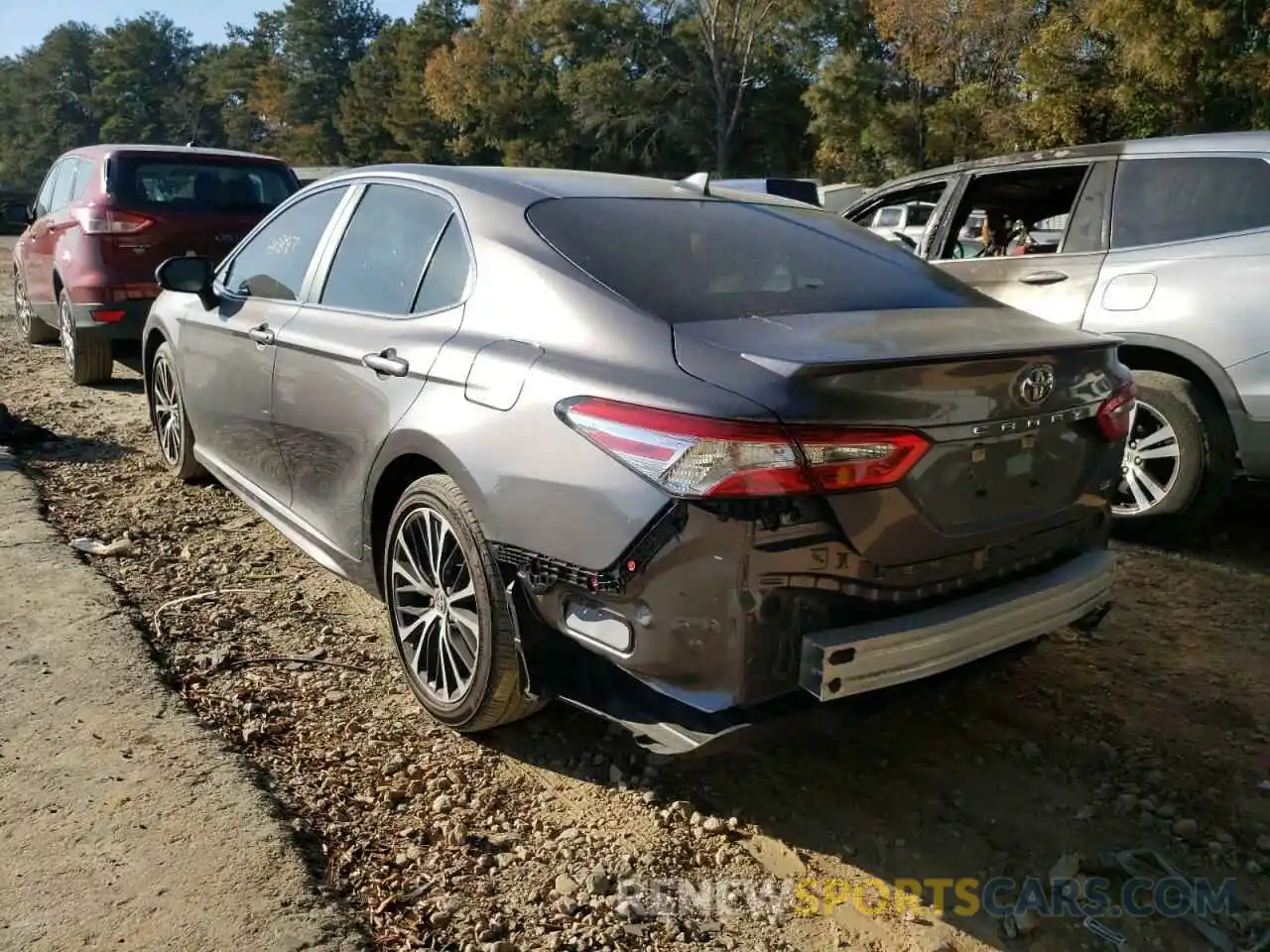 3 Photograph of a damaged car 4T1G11AK6LU992977 TOYOTA CAMRY 2020