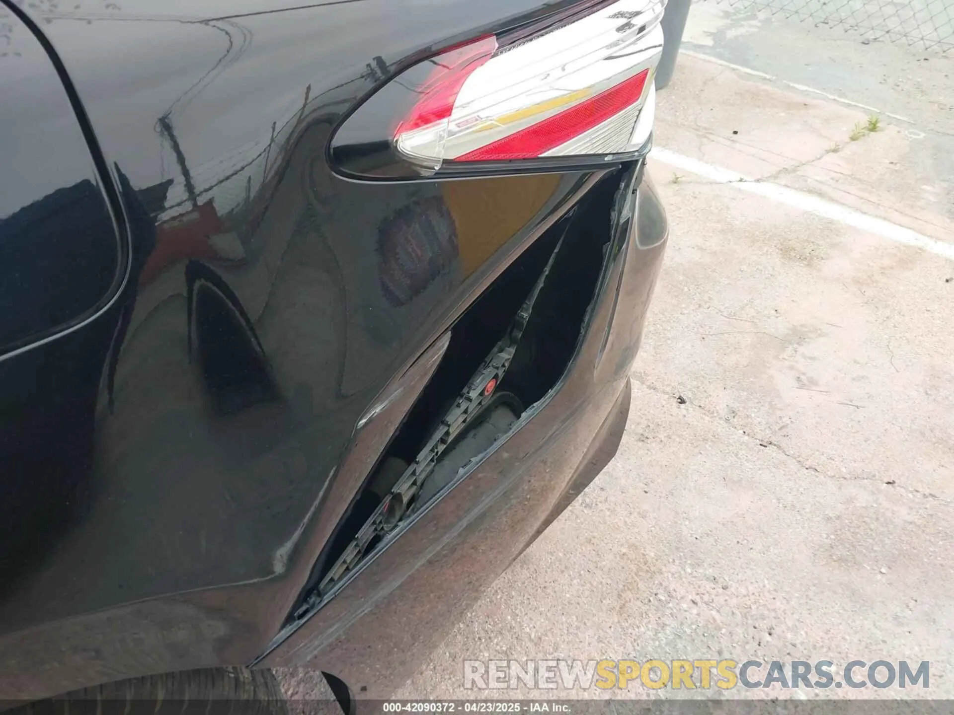 19 Photograph of a damaged car 4T1G11AK7LU301861 TOYOTA CAMRY 2020