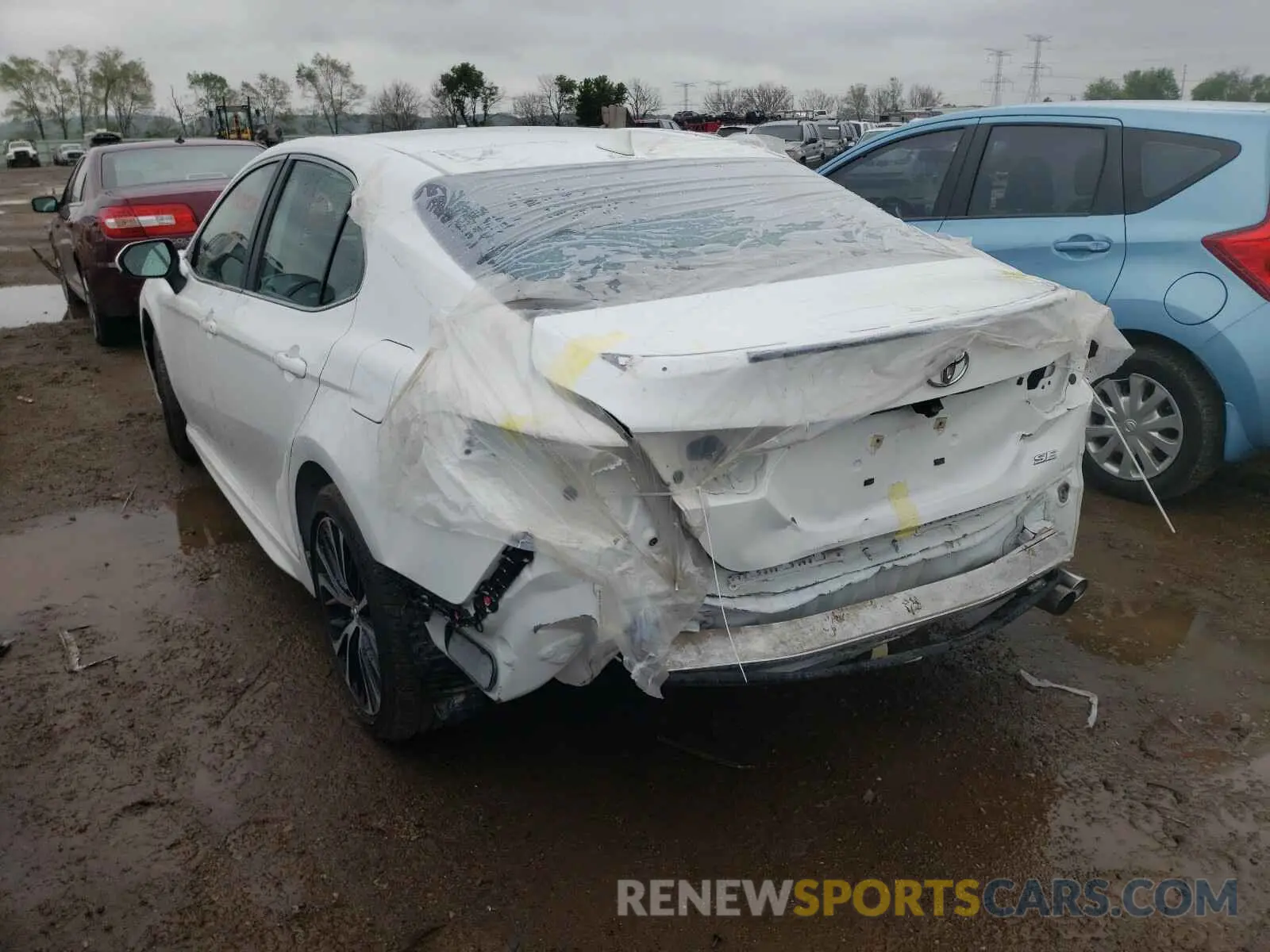 3 Photograph of a damaged car 4T1G11AK7LU304128 TOYOTA CAMRY 2020