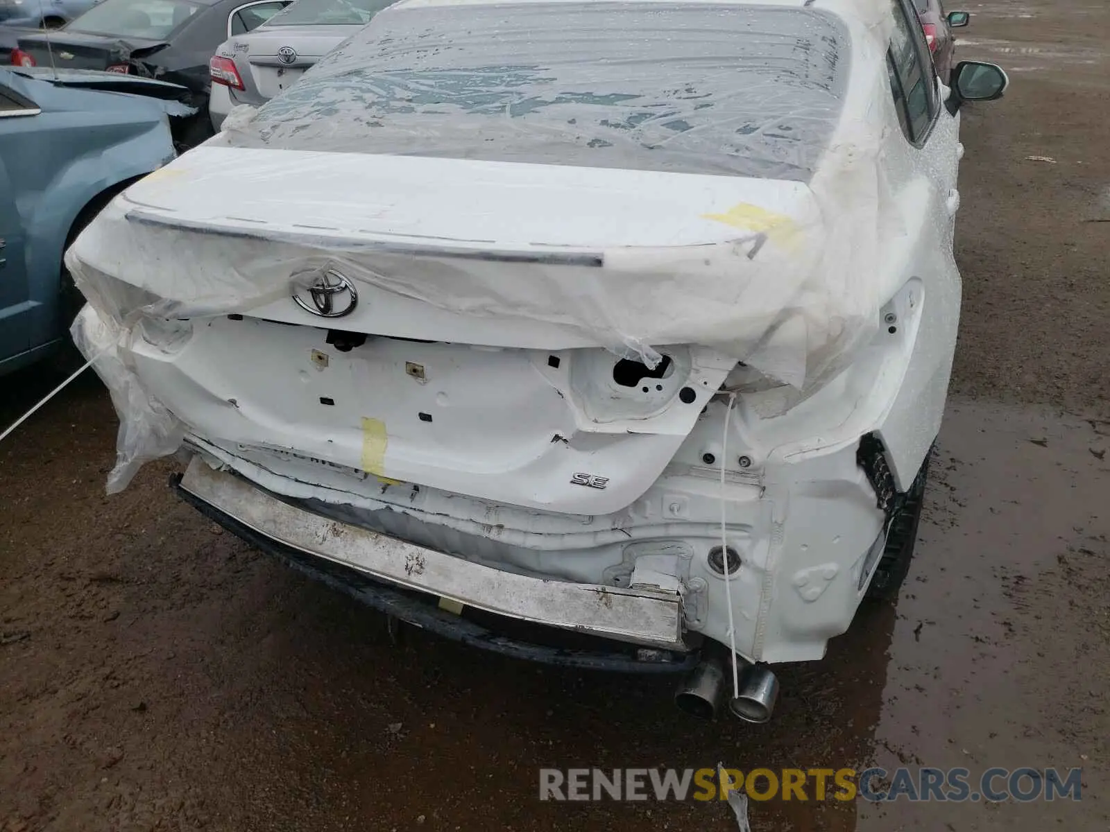 9 Photograph of a damaged car 4T1G11AK7LU304128 TOYOTA CAMRY 2020
