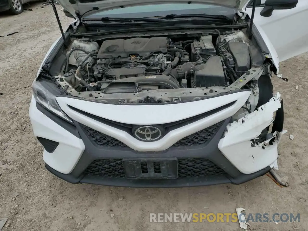 11 Photograph of a damaged car 4T1G11AK7LU309300 TOYOTA CAMRY 2020