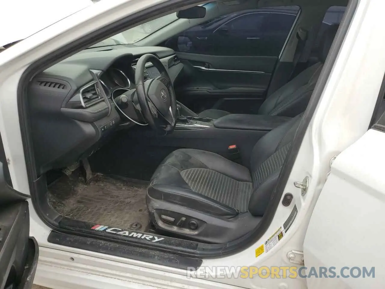 7 Photograph of a damaged car 4T1G11AK7LU309300 TOYOTA CAMRY 2020